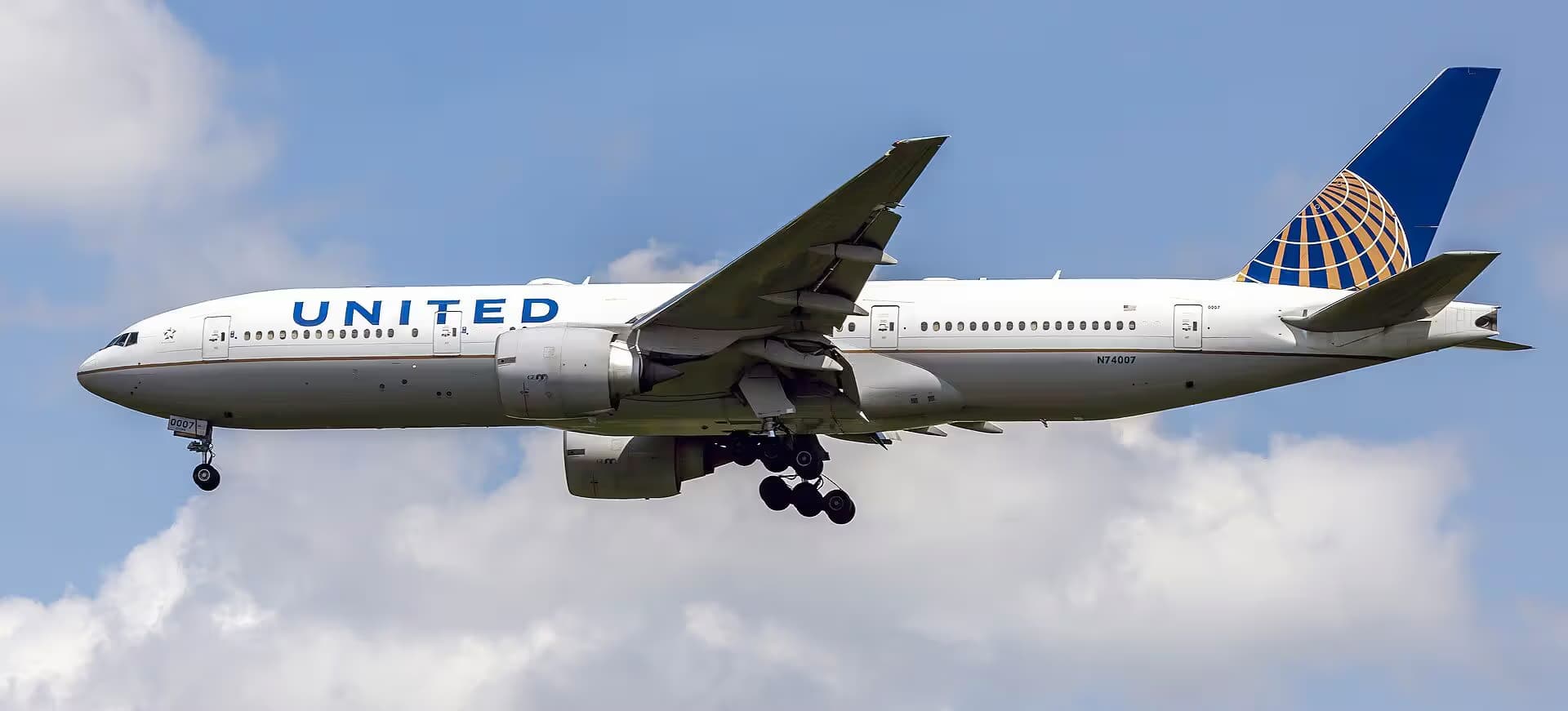 N74007 — Boeing