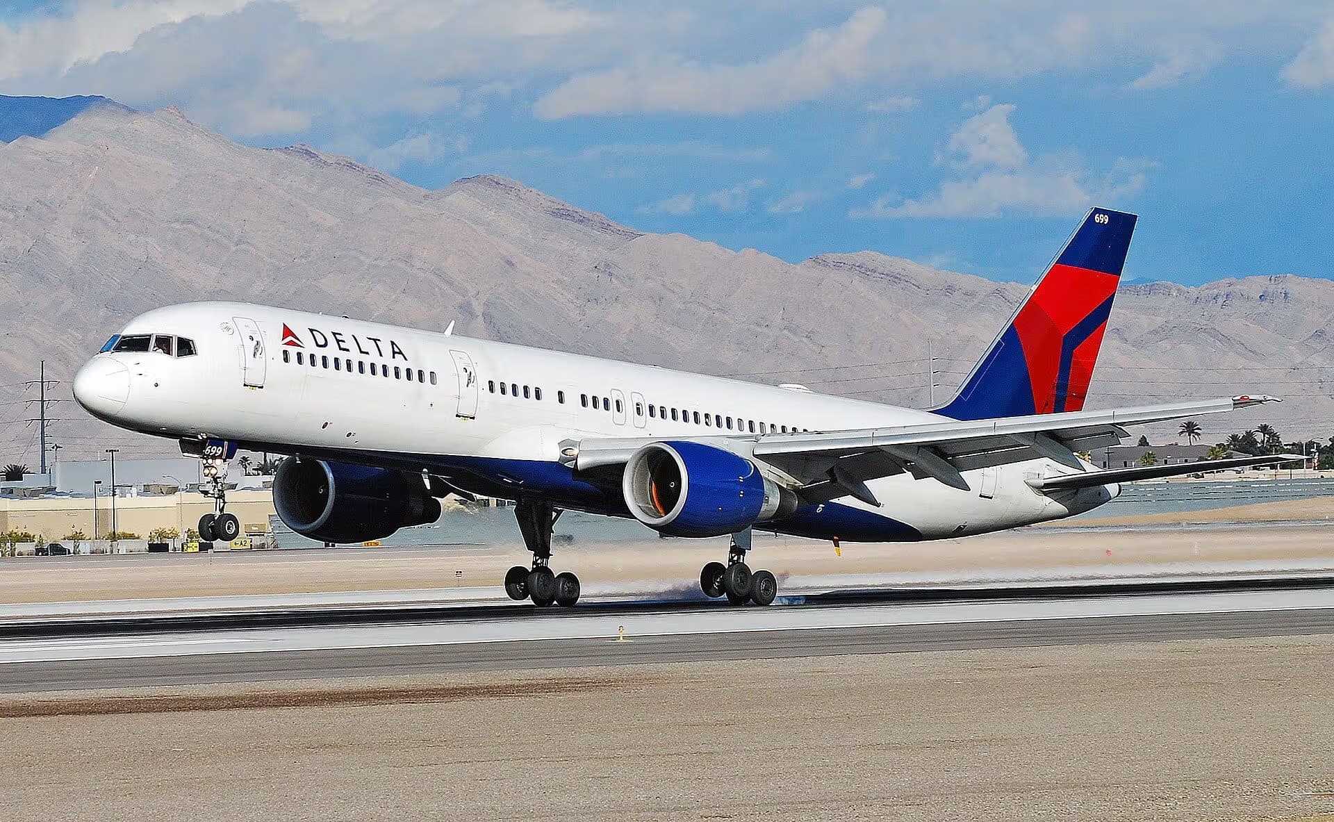N699DL — Boeing