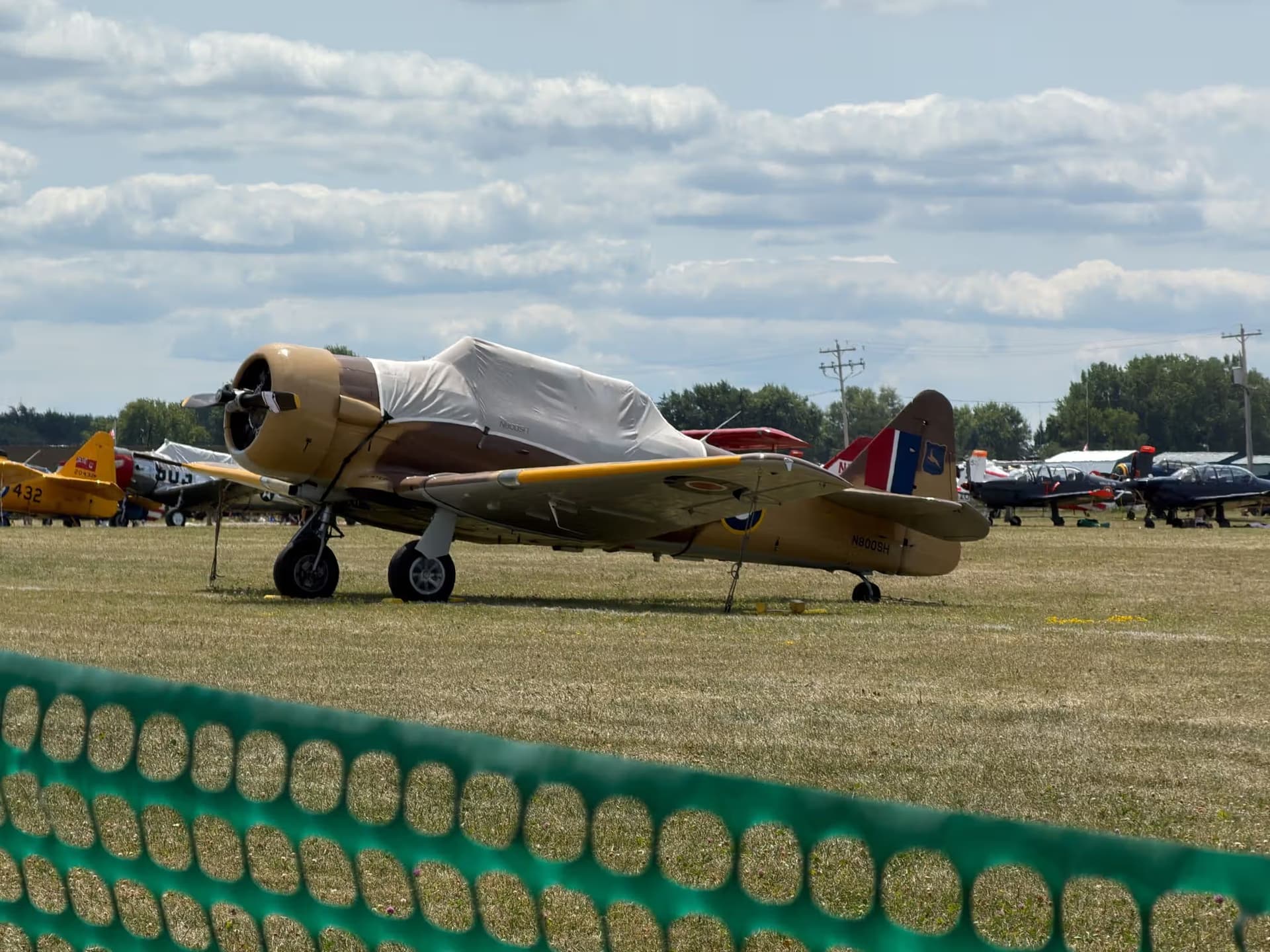 N800SH — 1943 North American AT-6D at Wittman Regional Airport