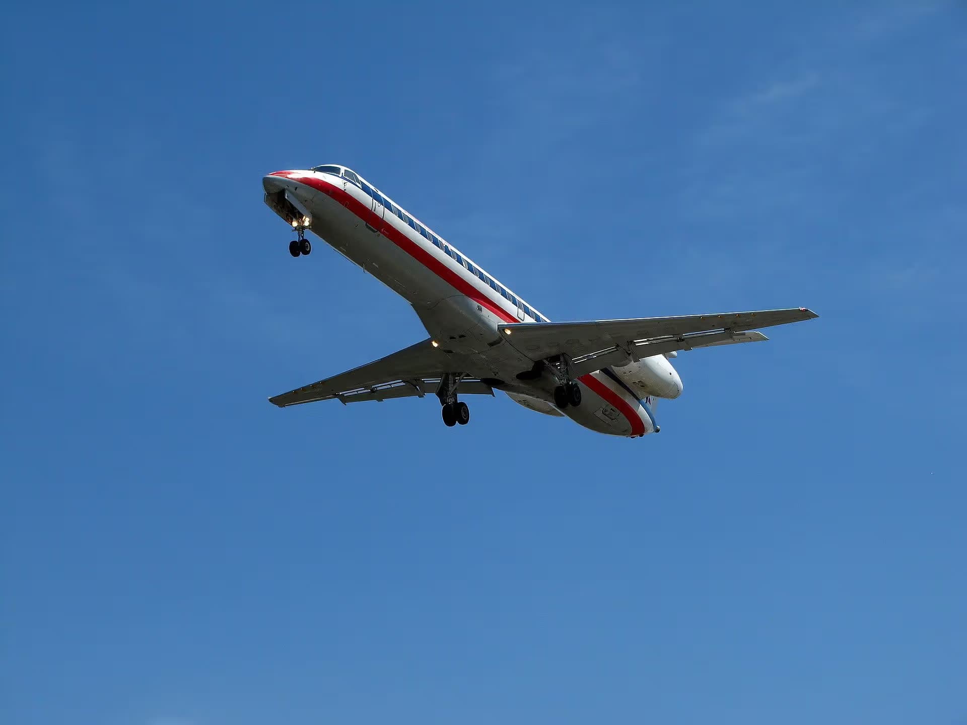 N667GB — Twin-engine aircraft