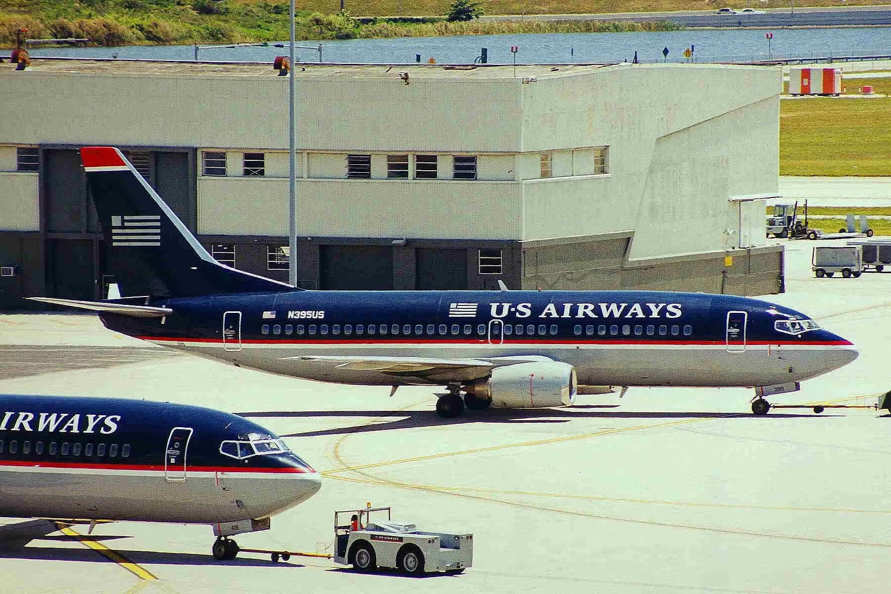 N395US — Twin-engine aircraft