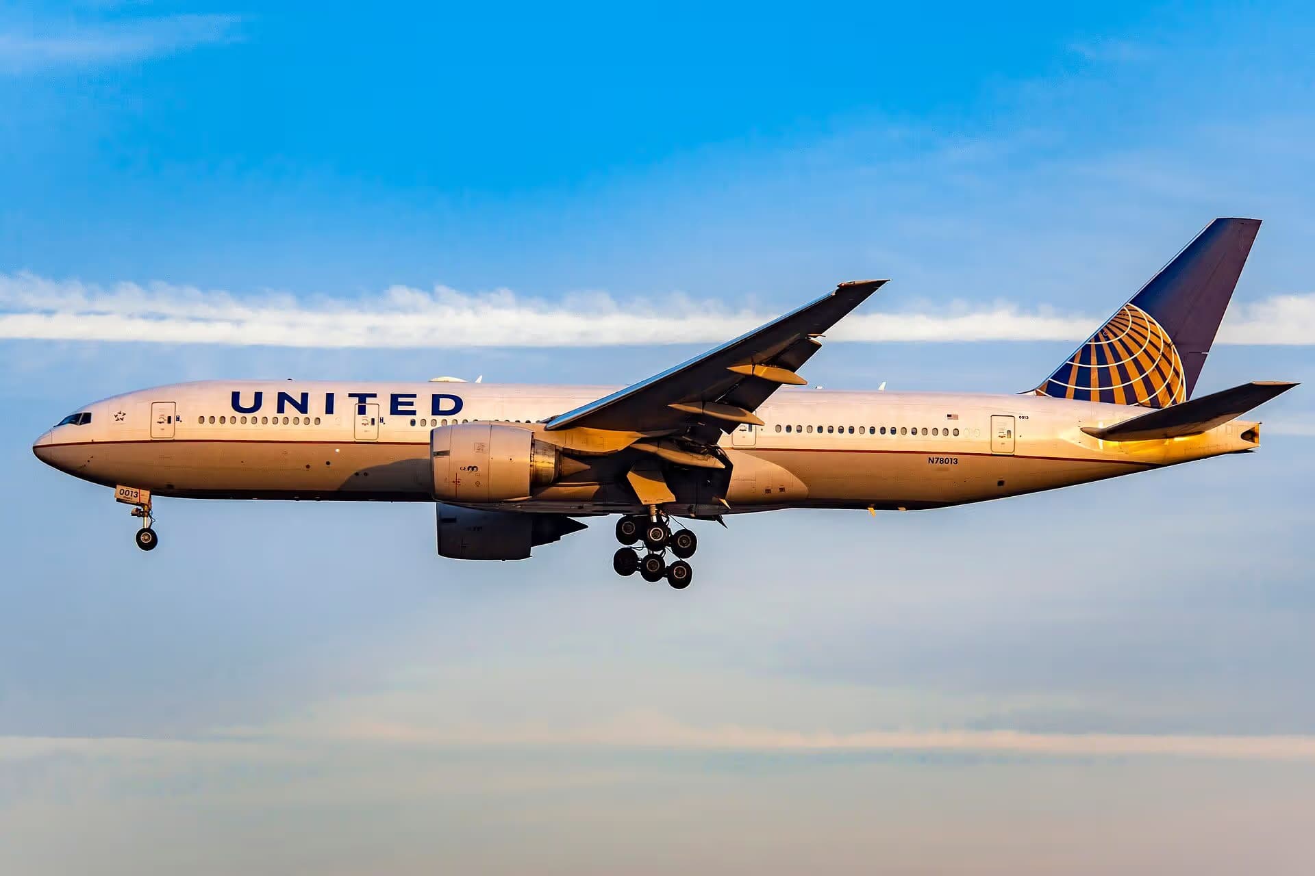 N78013 — Boeing
