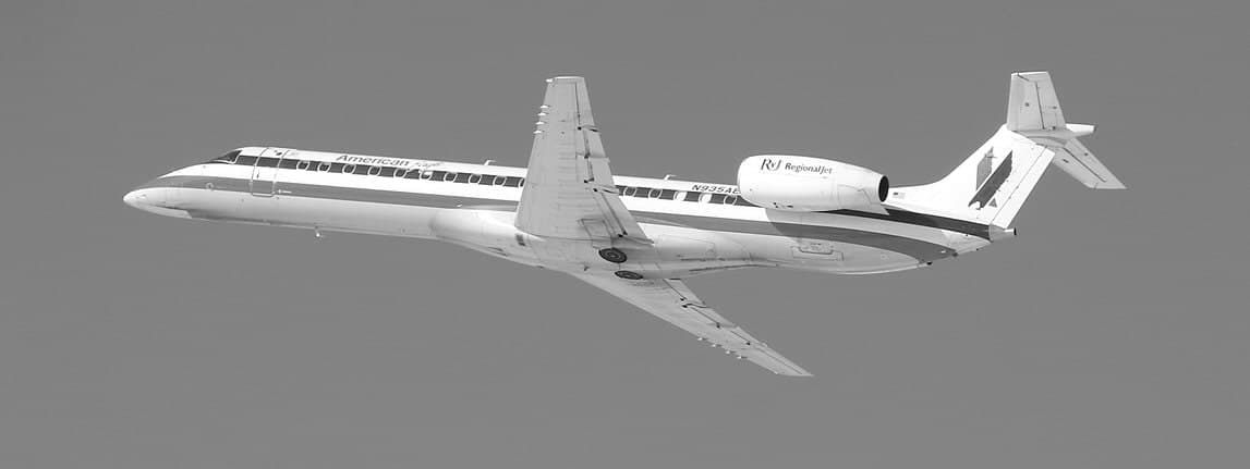 N935AE — Twin-engine aircraft