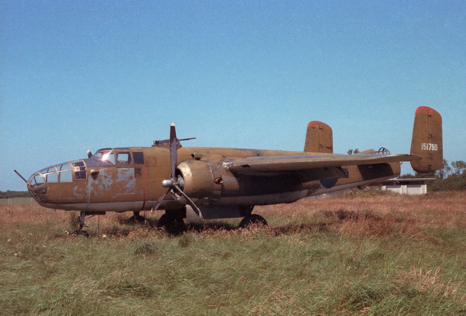 N7681C — Twin-engine aircraft