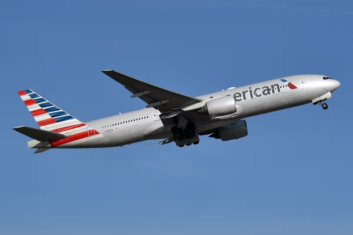 N784AN — Twin-engine aircraft