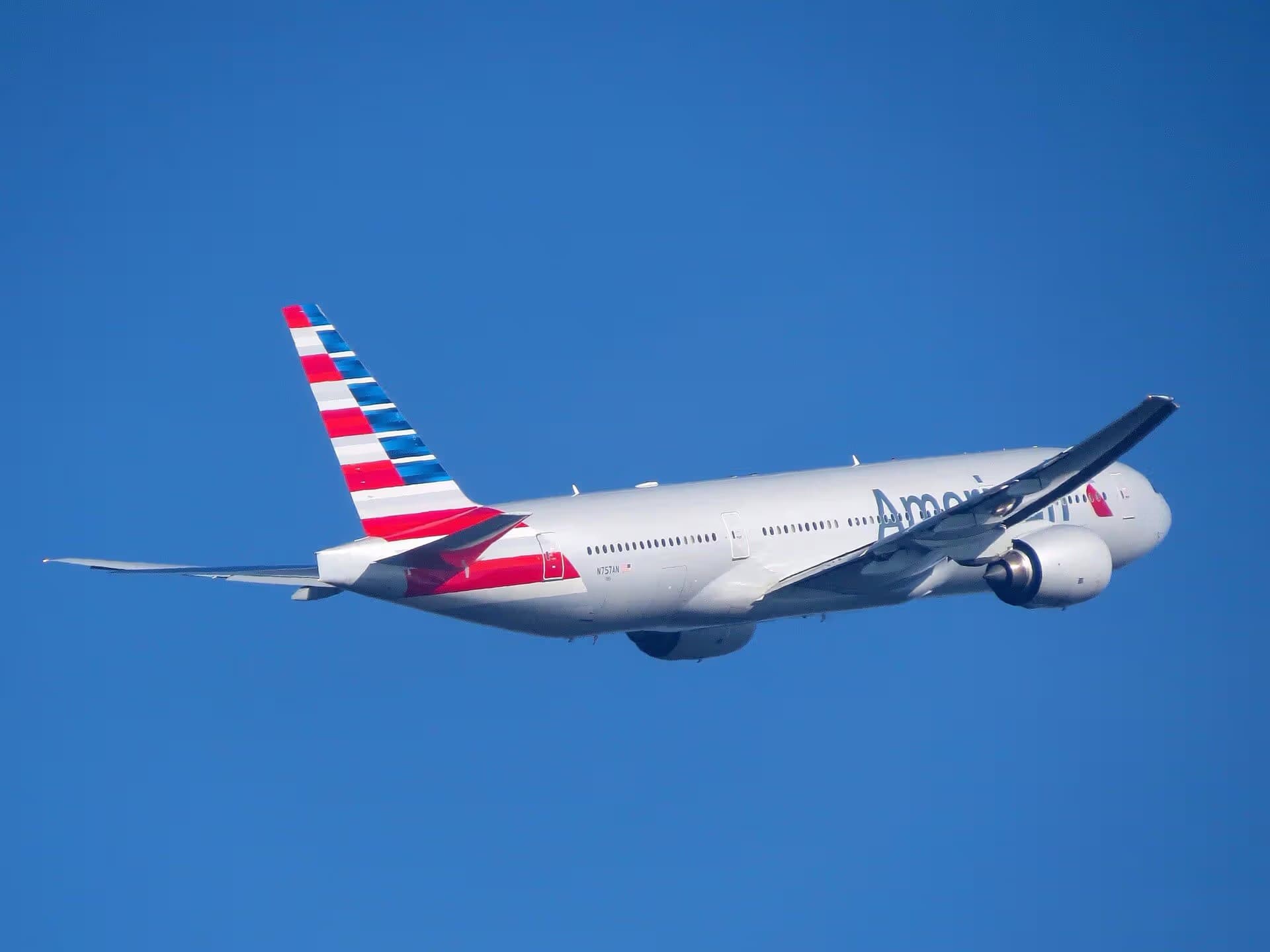 N757AN — Twin-engine aircraft