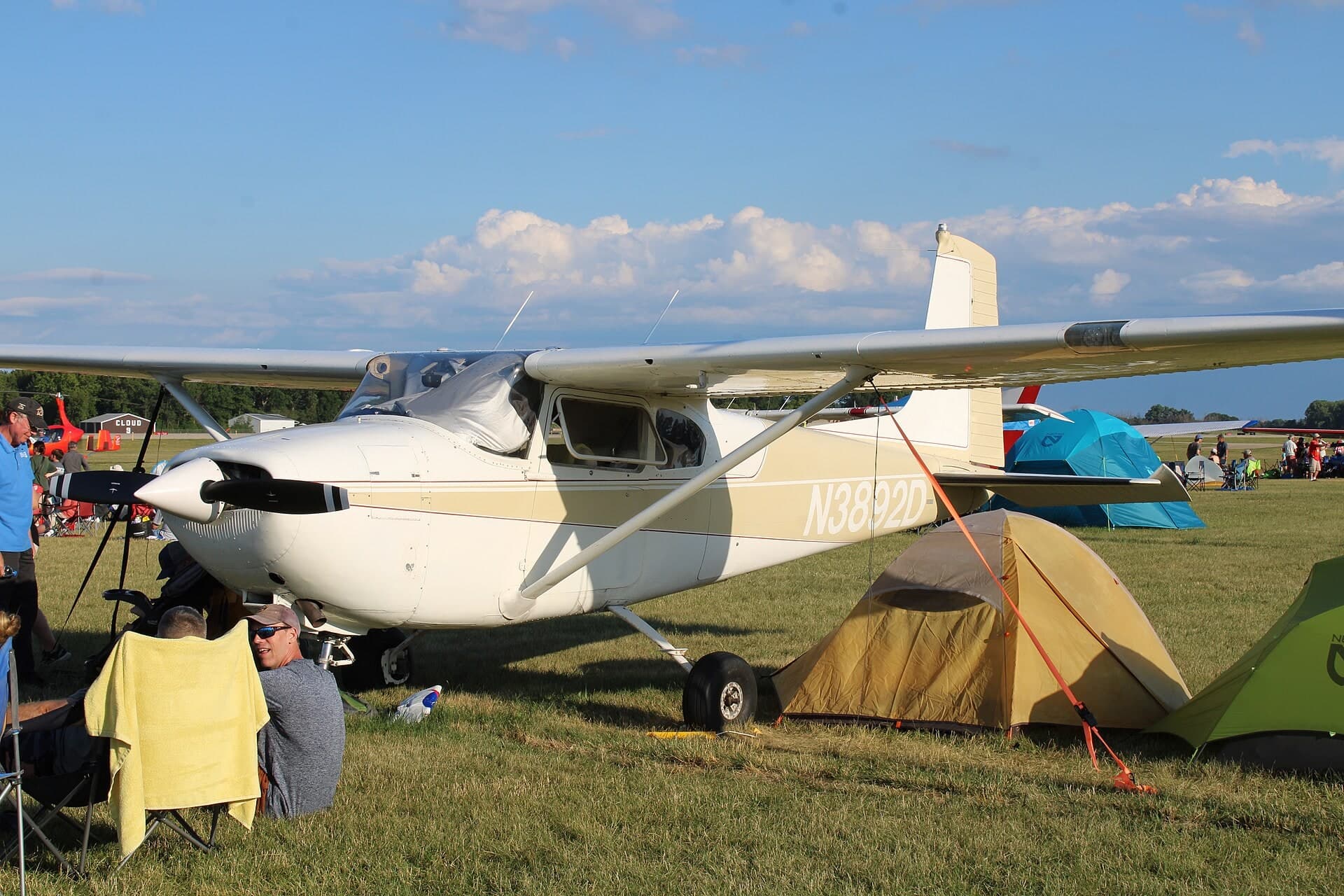 N3892D — Cessna