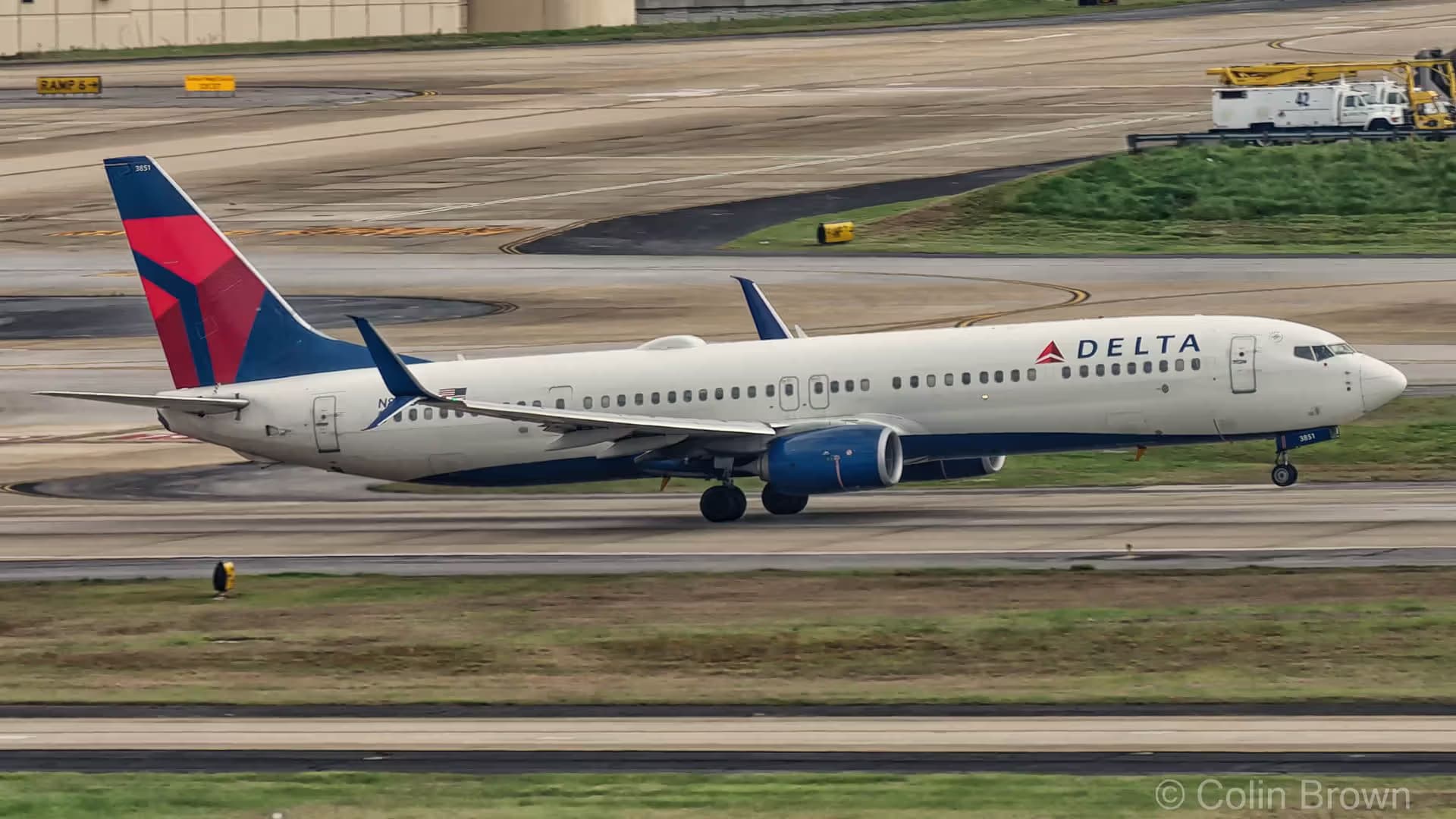 N851DN — Twin-engine aircraft