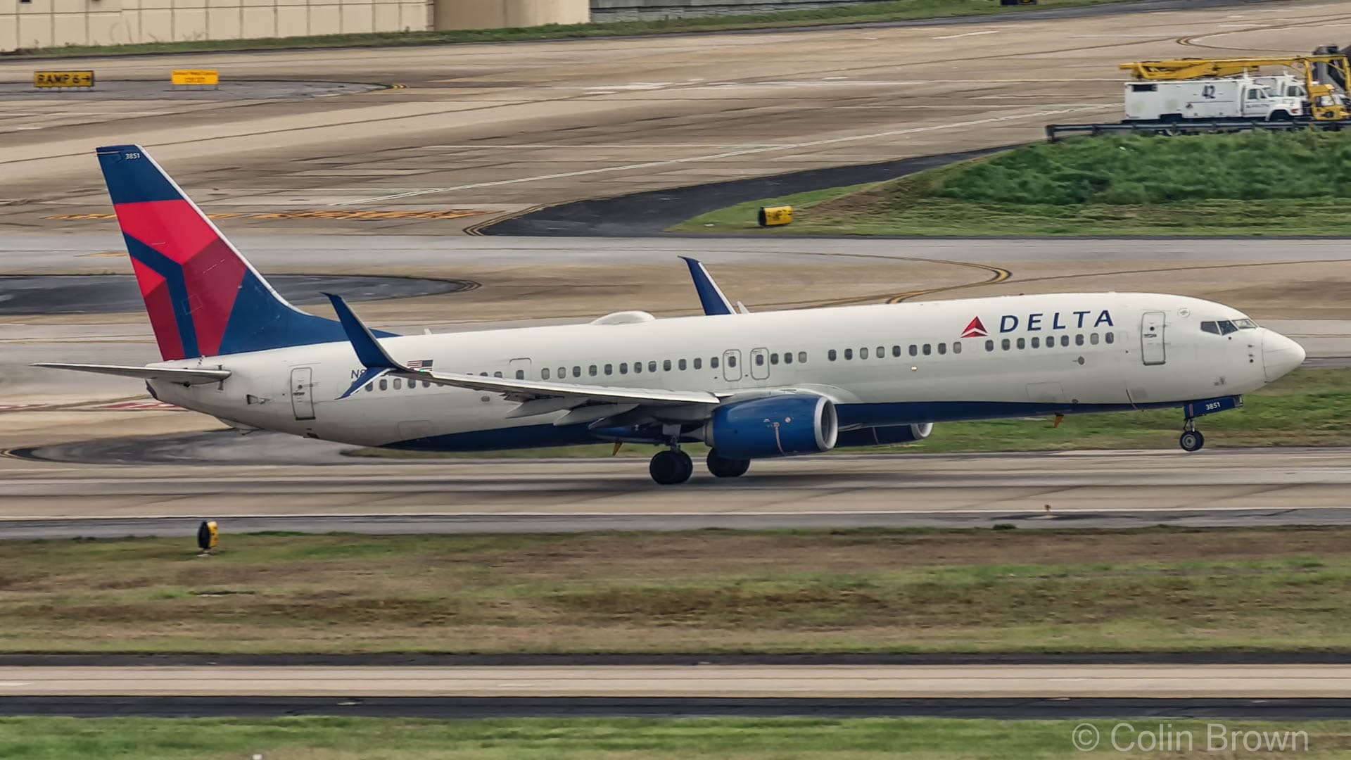 N851DN — Twin-engine aircraft