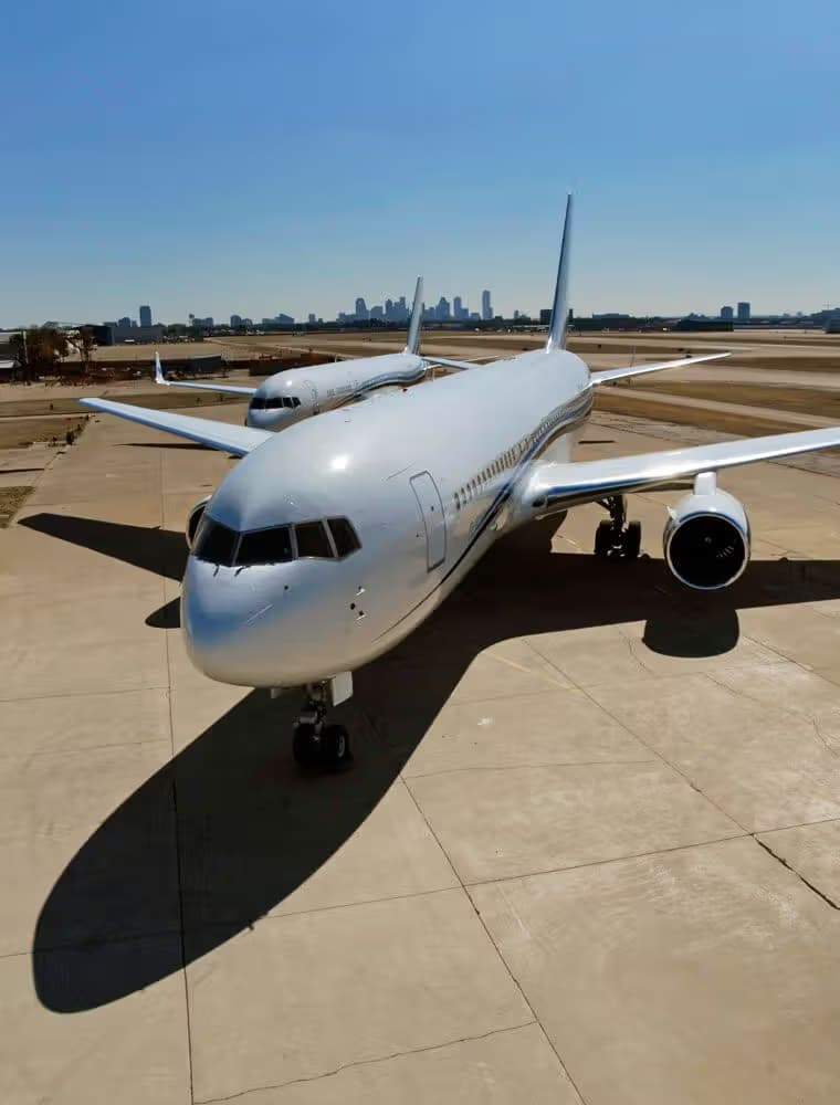N767MW — Twin-engine aircraft