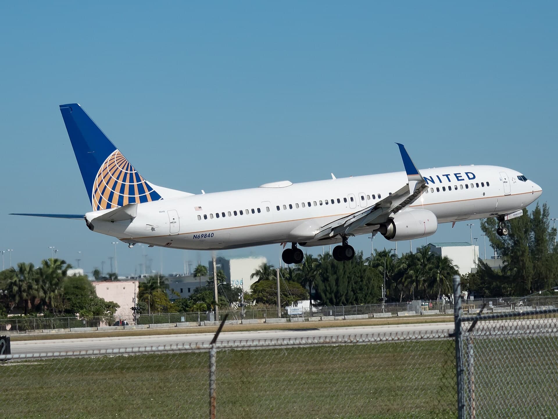 N69840 — Twin-engine aircraft