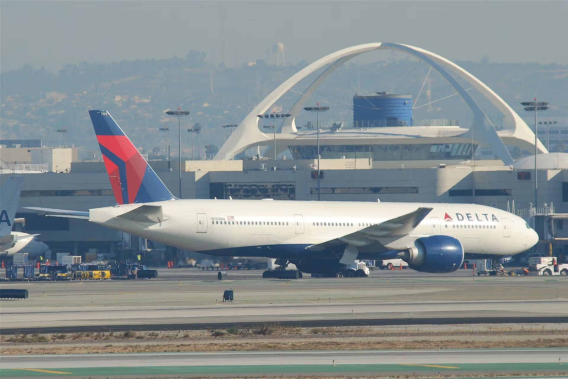 N703DN — Twin-engine aircraft