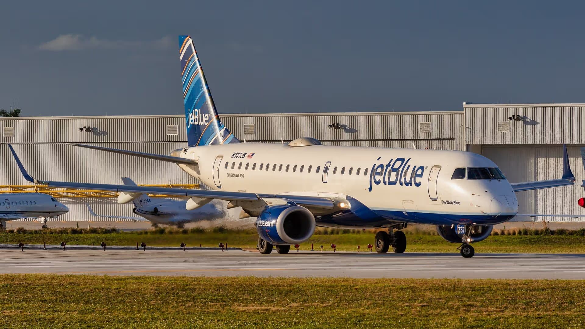N337JB — Embraer