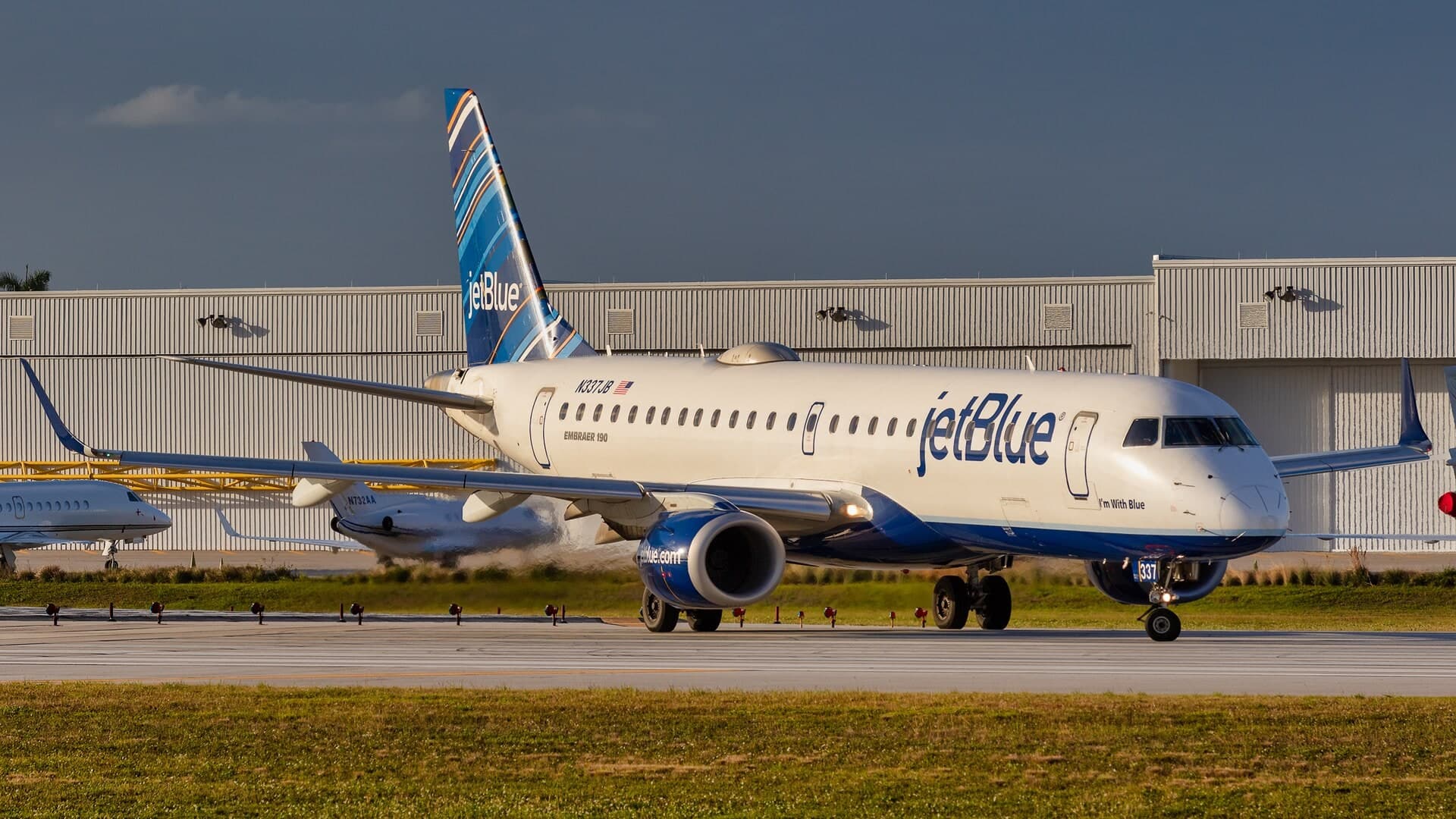 N337JB — Embraer
