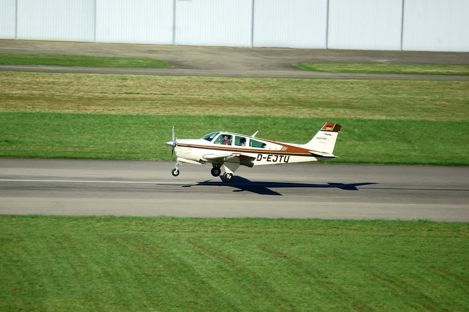 D-EJTU — Beechcraft