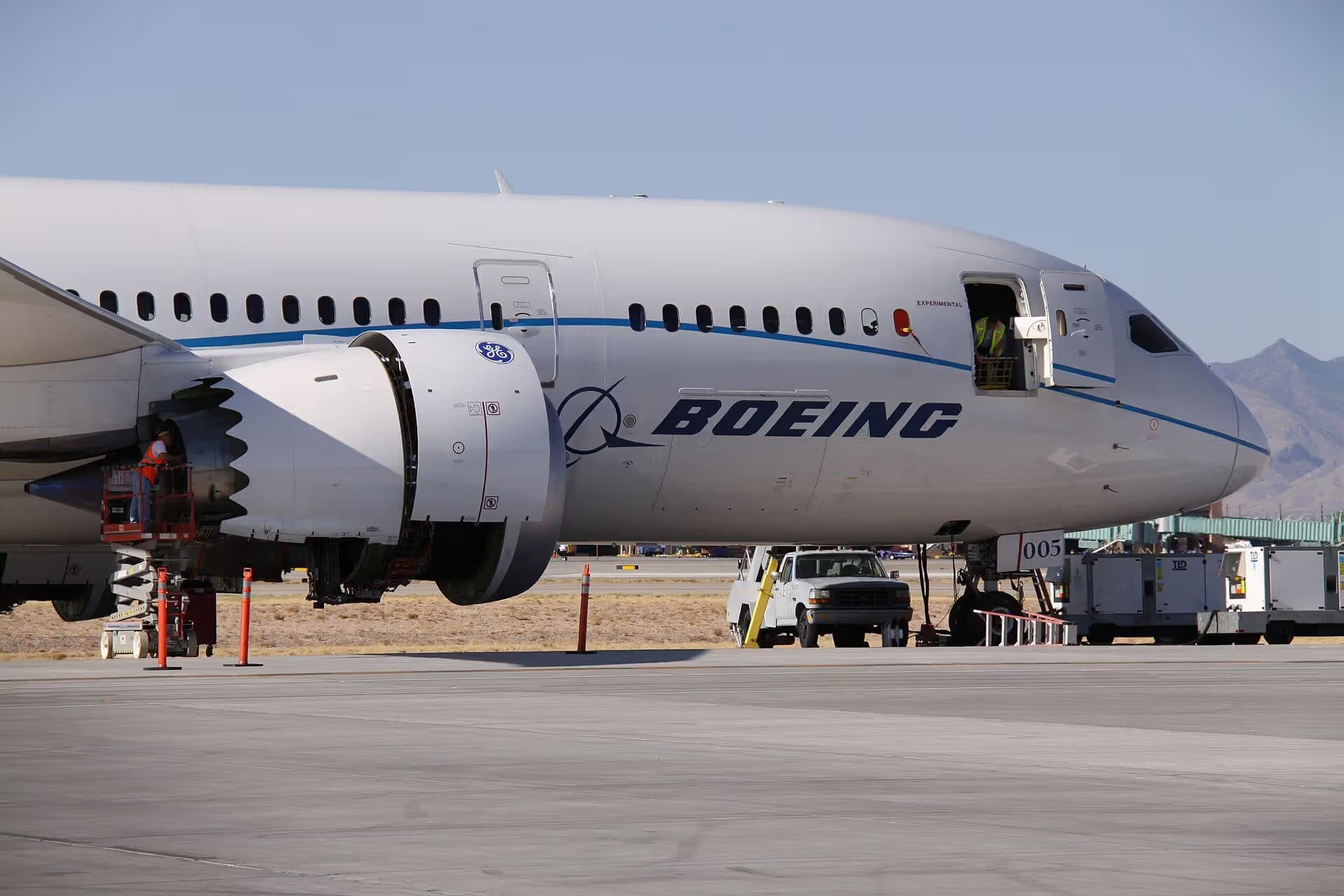 N787FT — Boeing