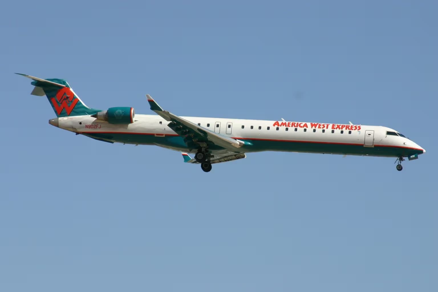 N902FJ — Bombardier