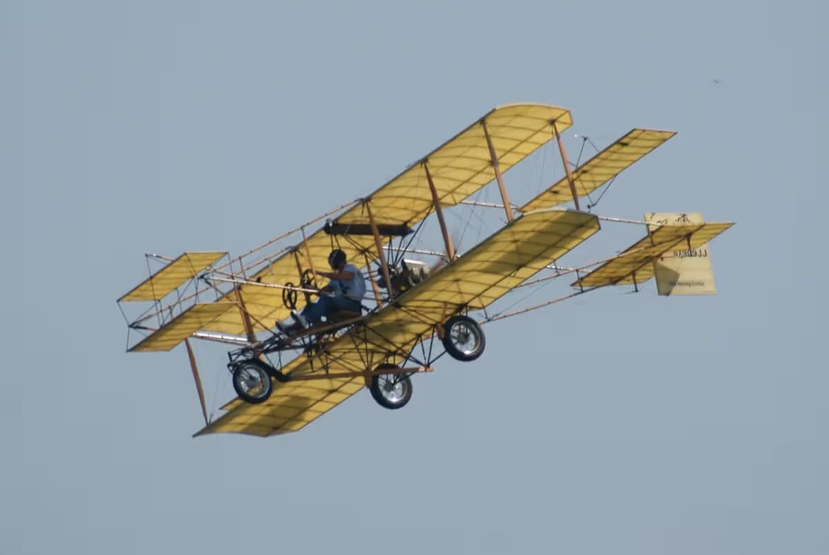 Unidentified — Aircraft