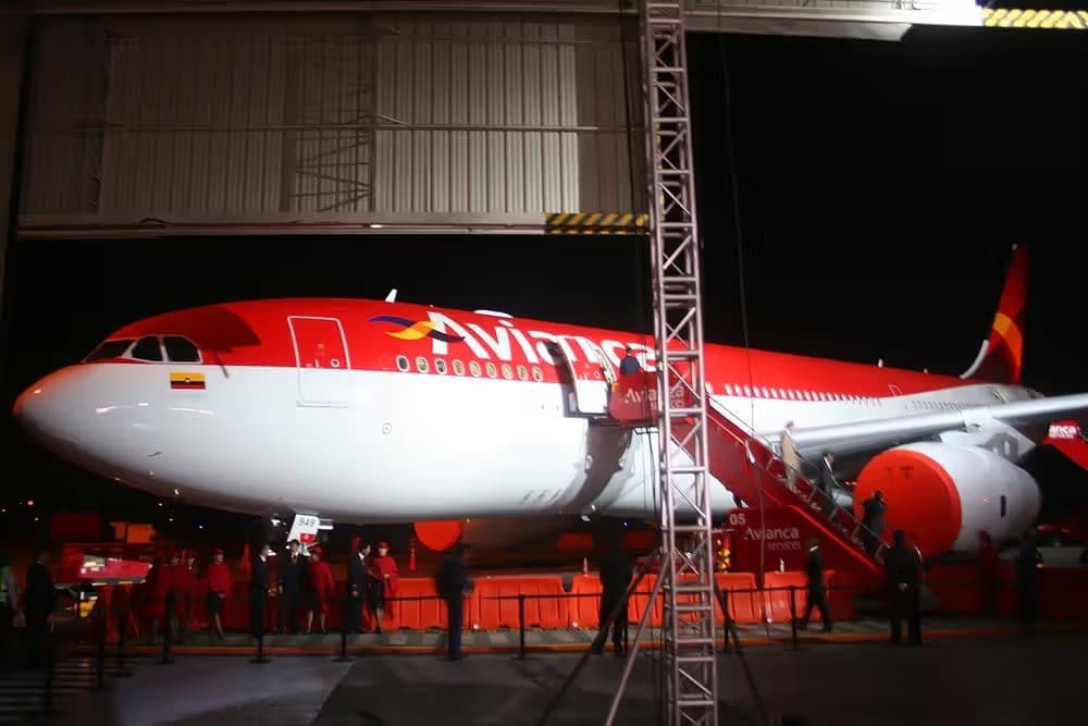 N948AC — Twin-engine aircraft