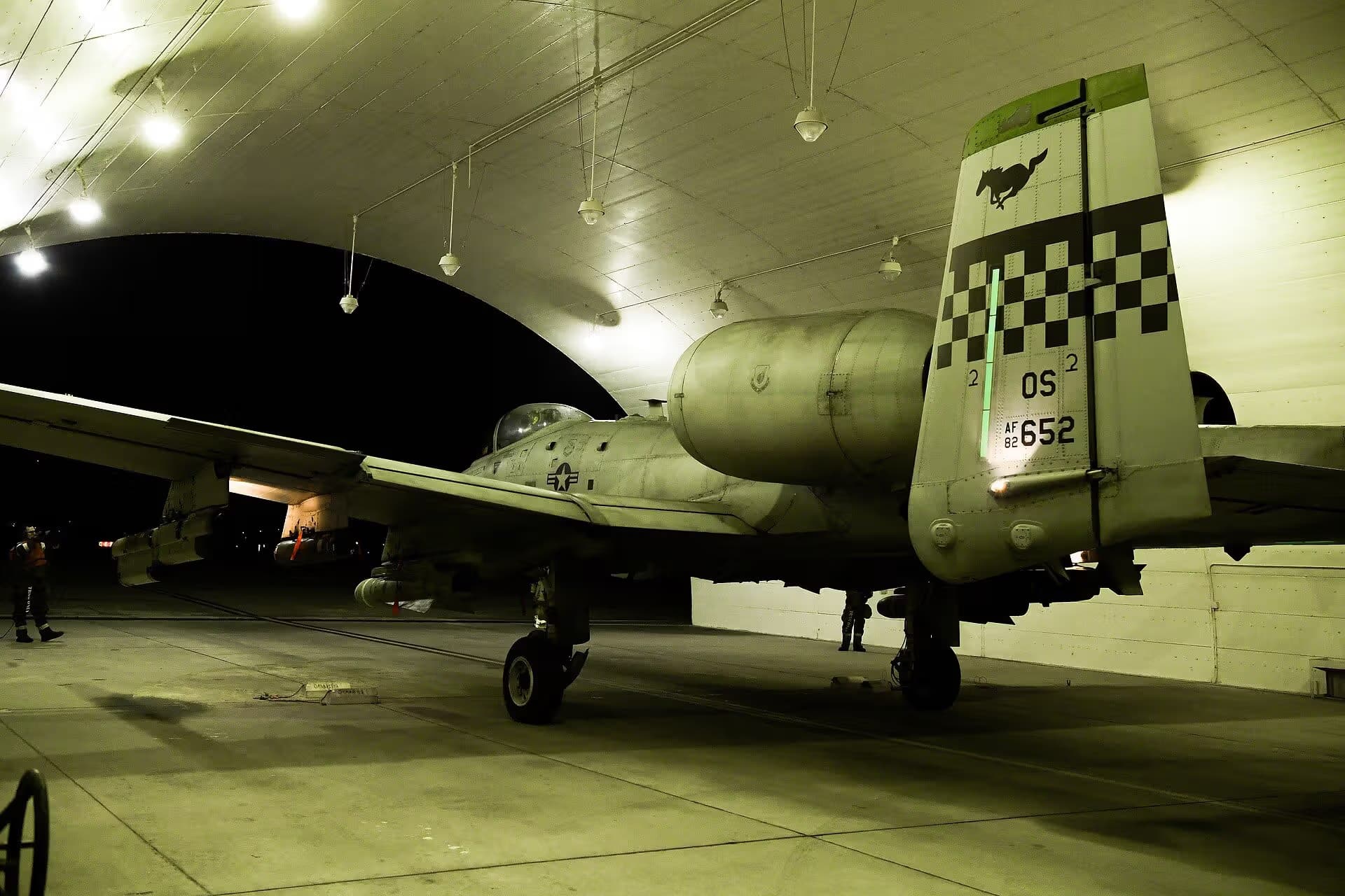 Unidentified — Twin-engine aircraft