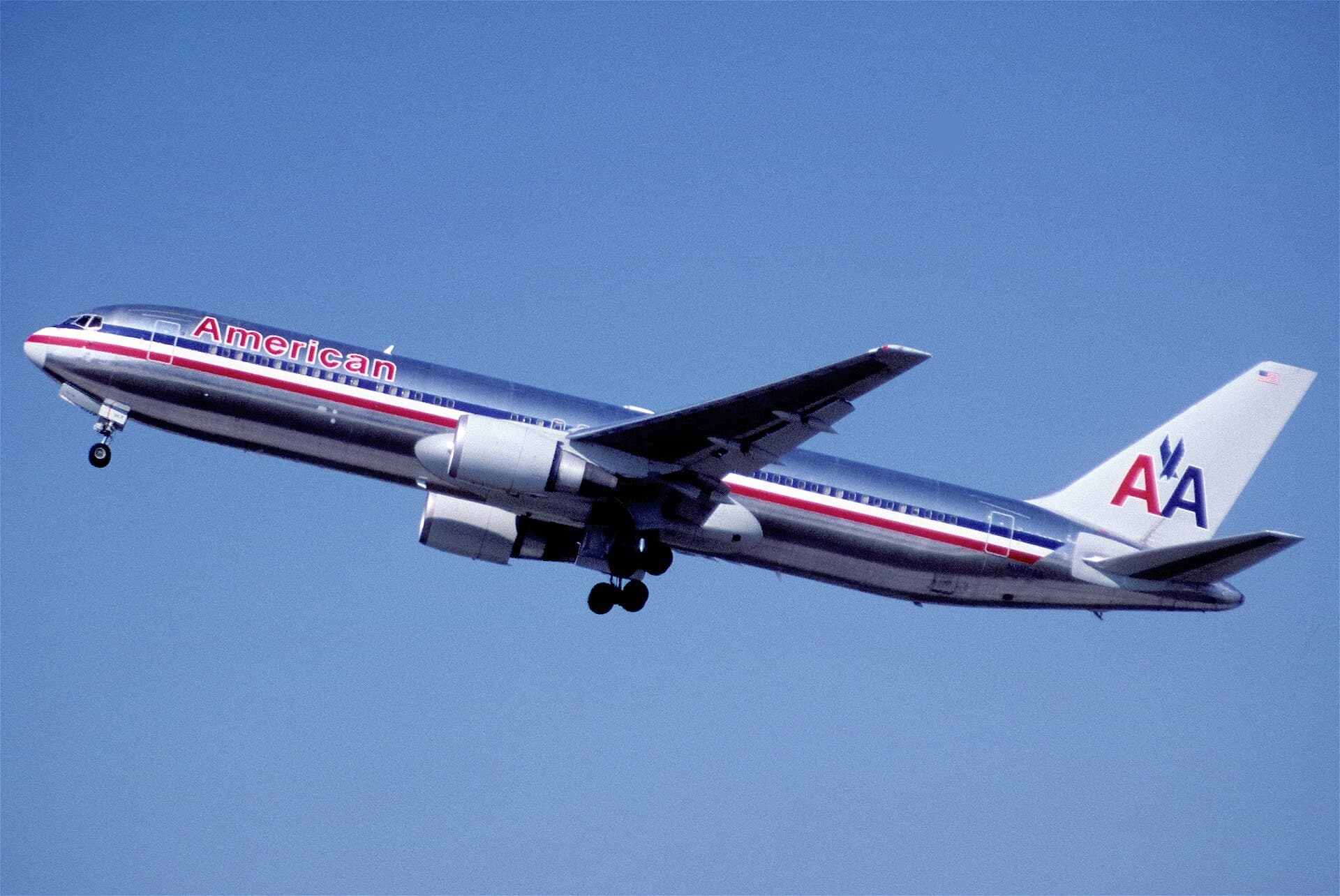 N352AA — Boeing