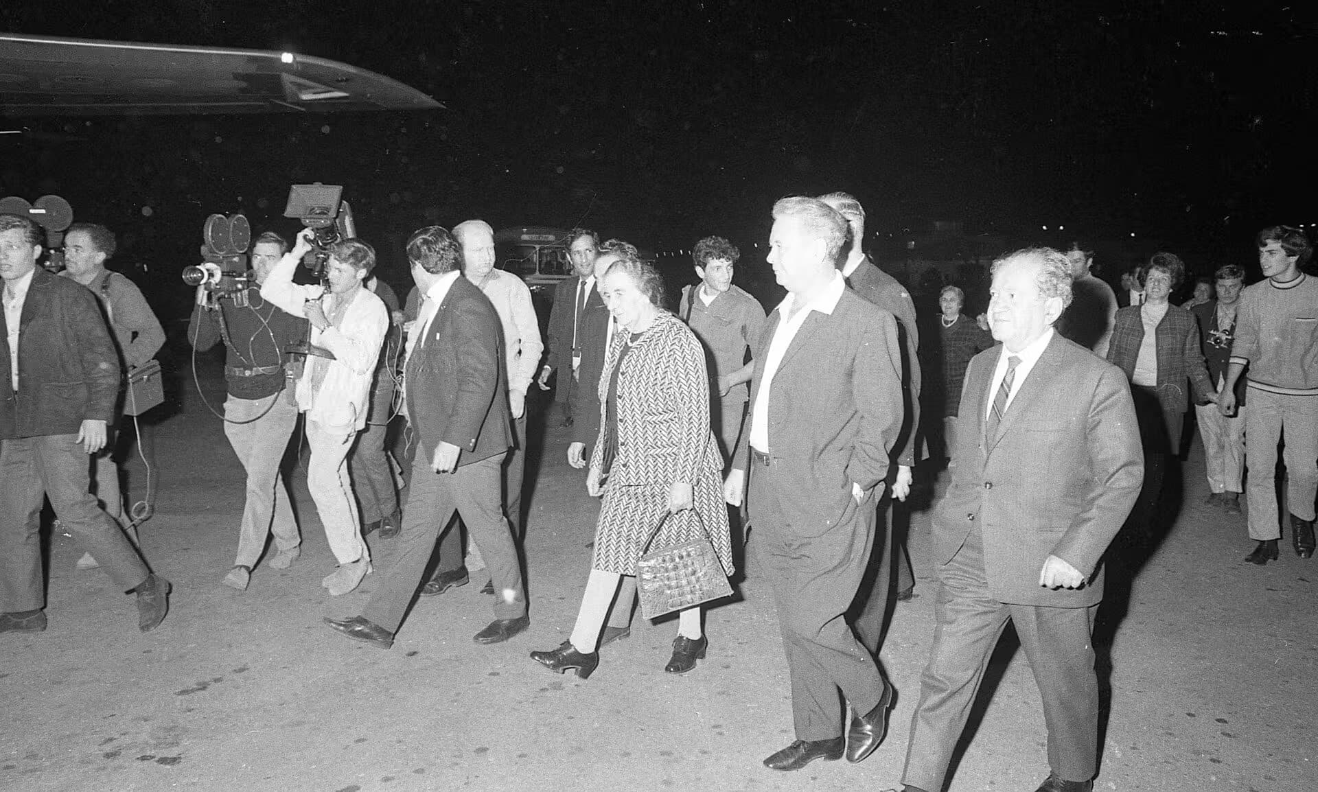 Unidentified — Aircraft