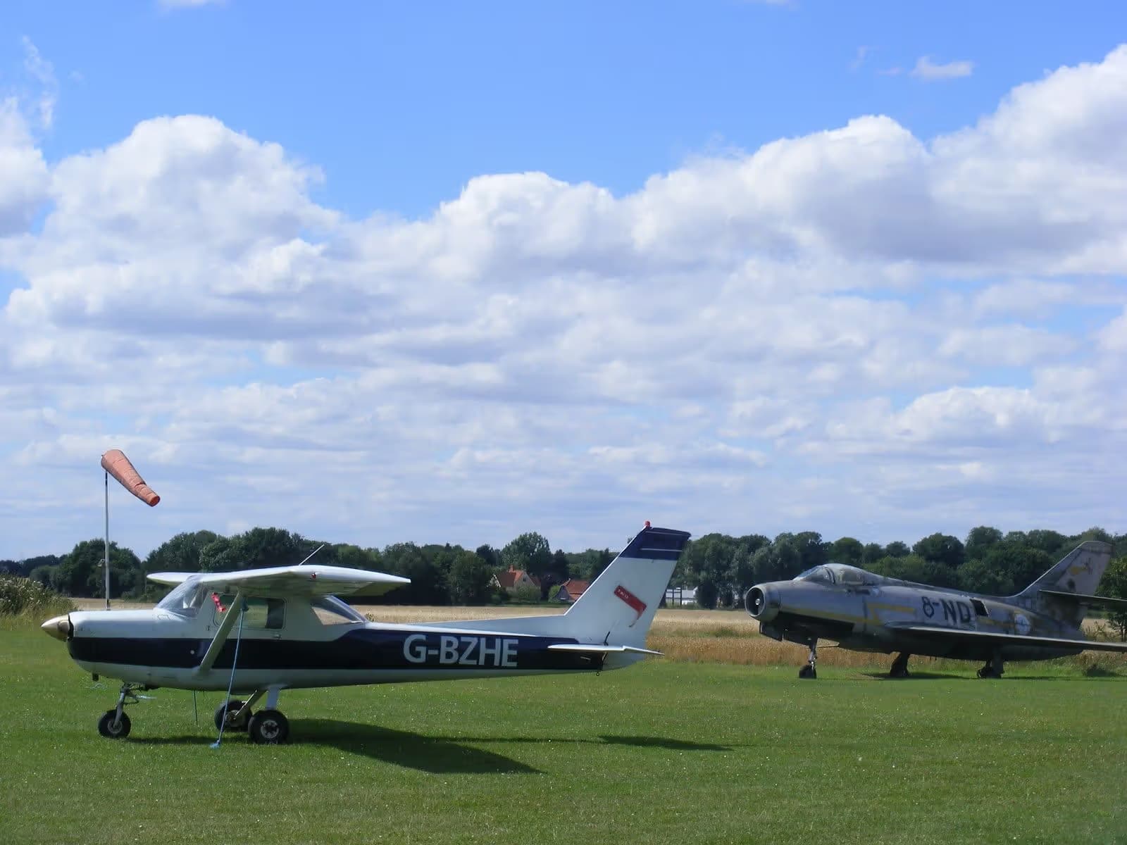 G-BZHE — Single-engine aircraft