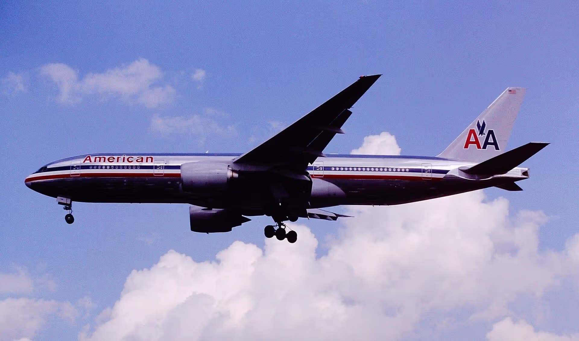 N784AN — Twin-engine aircraft
