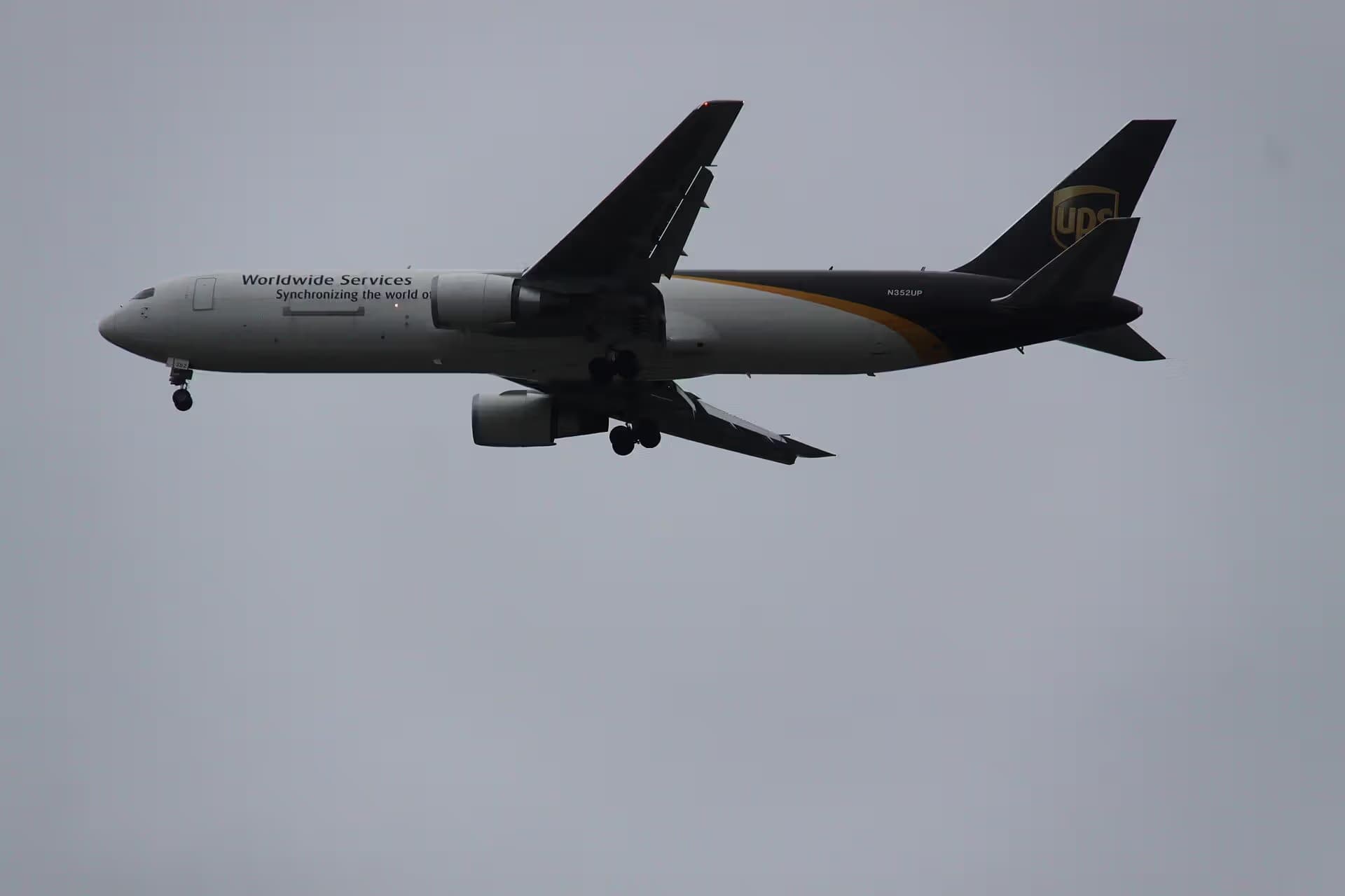 N352UP — Twin-engine aircraft