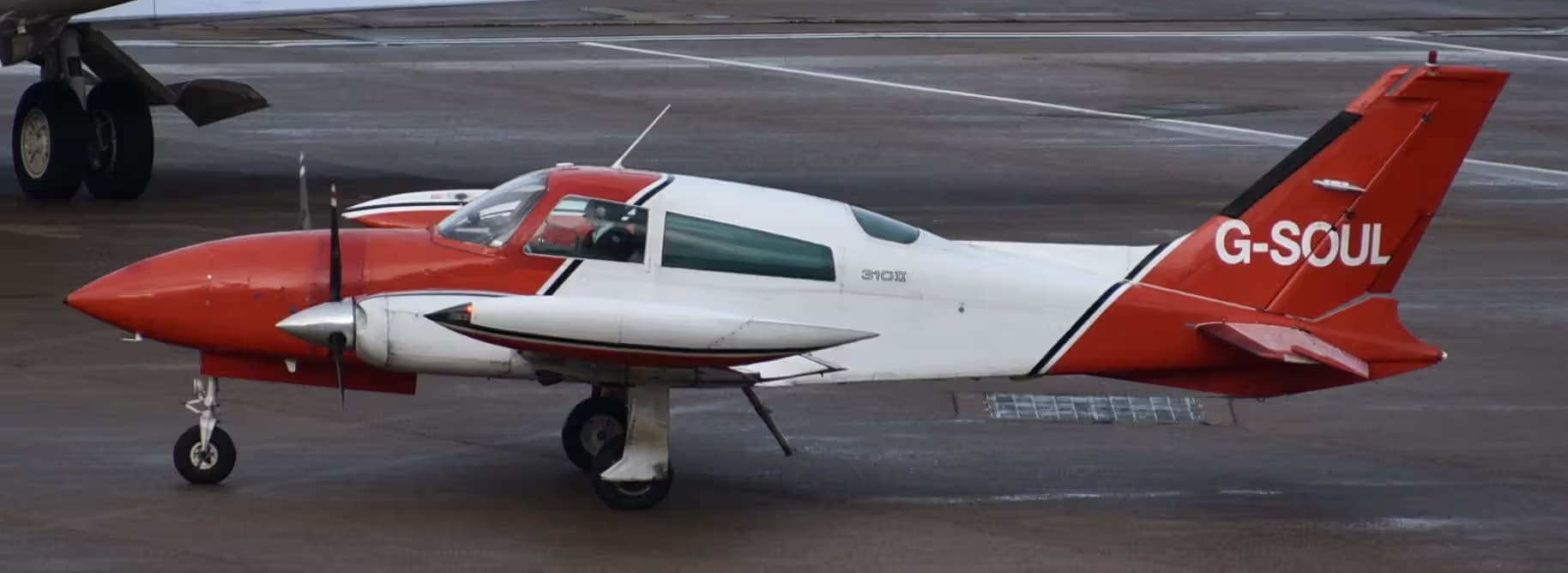 G-SOUL — Twin-engine aircraft