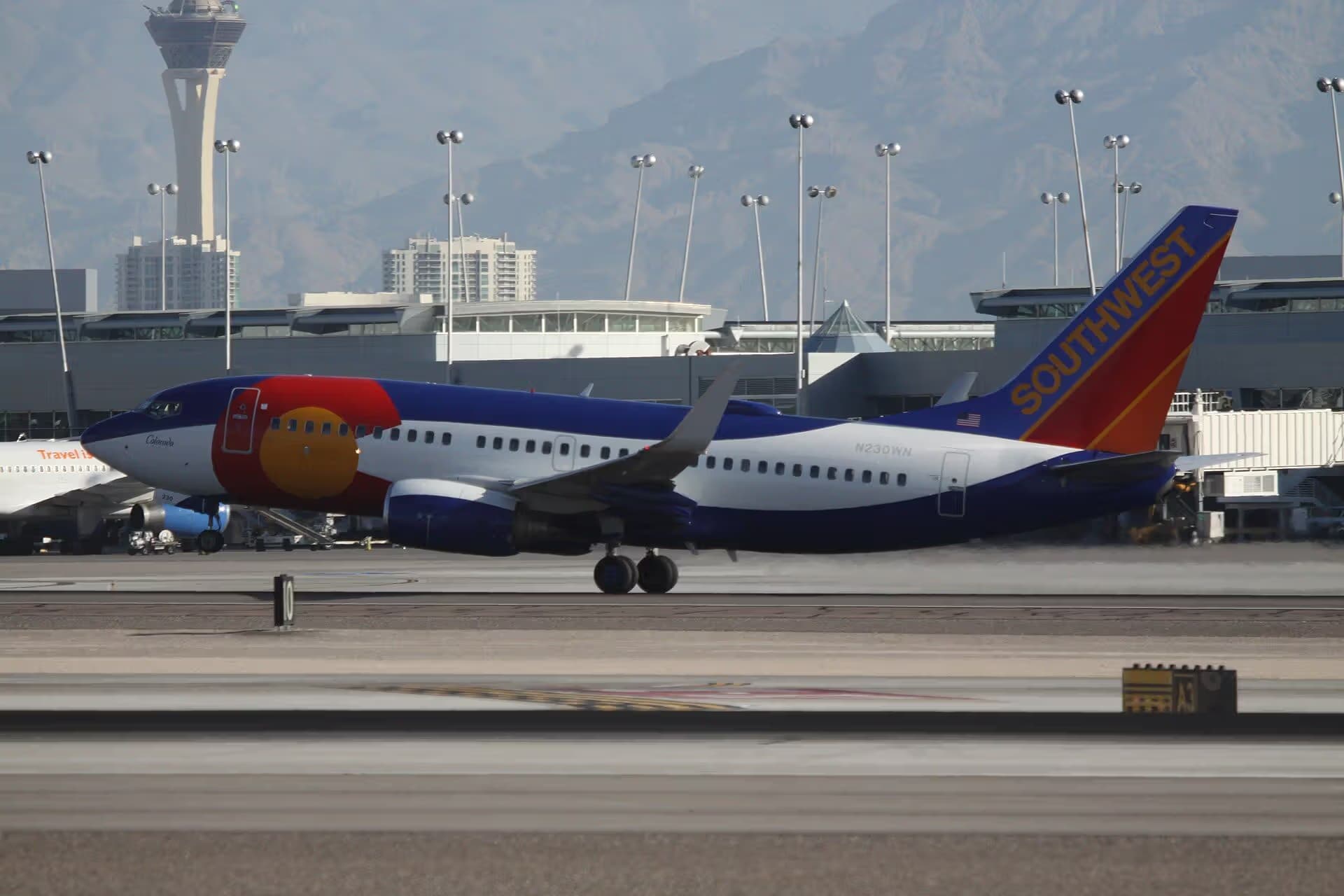 N230WN — Twin-engine aircraft