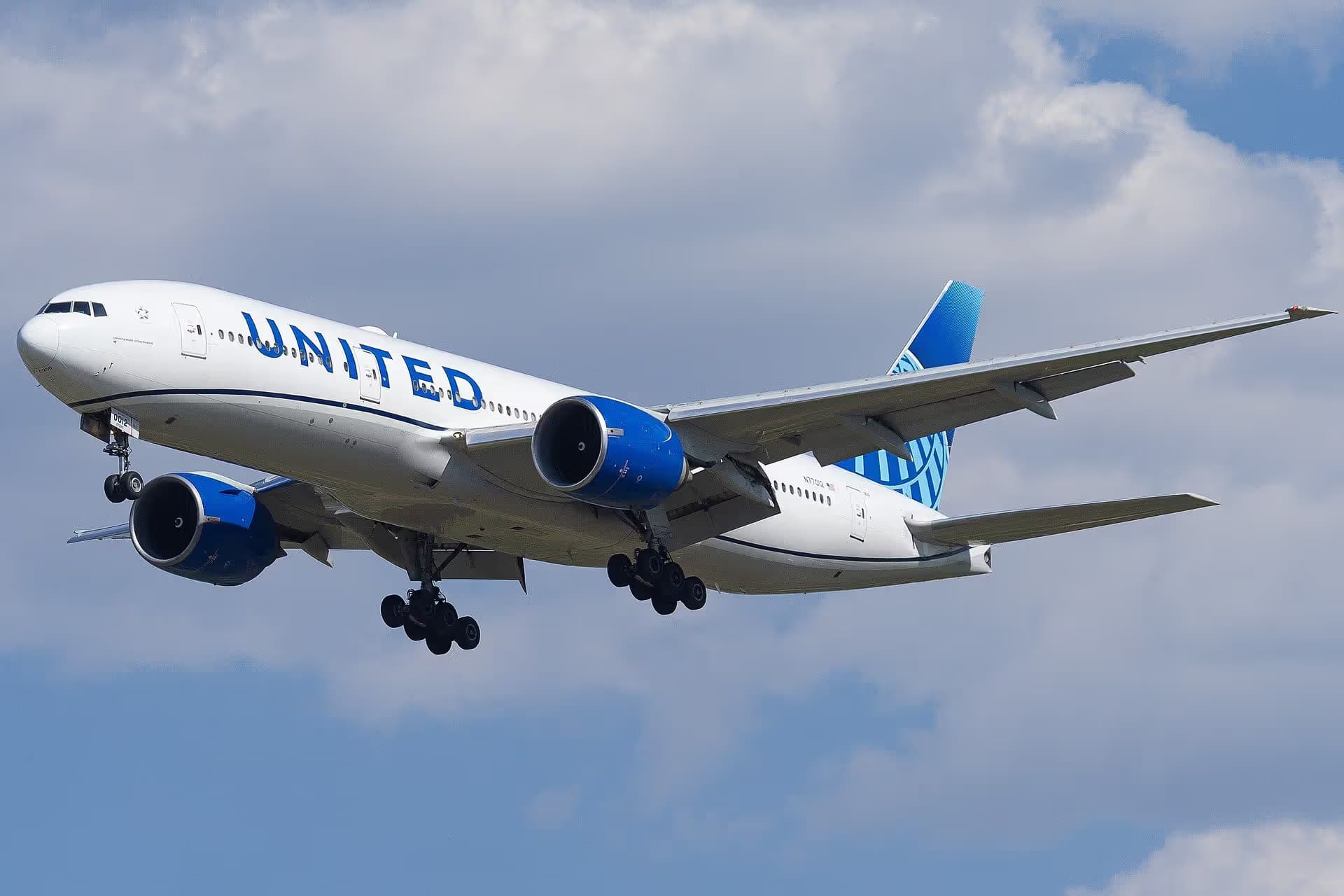 N77012 — Boeing