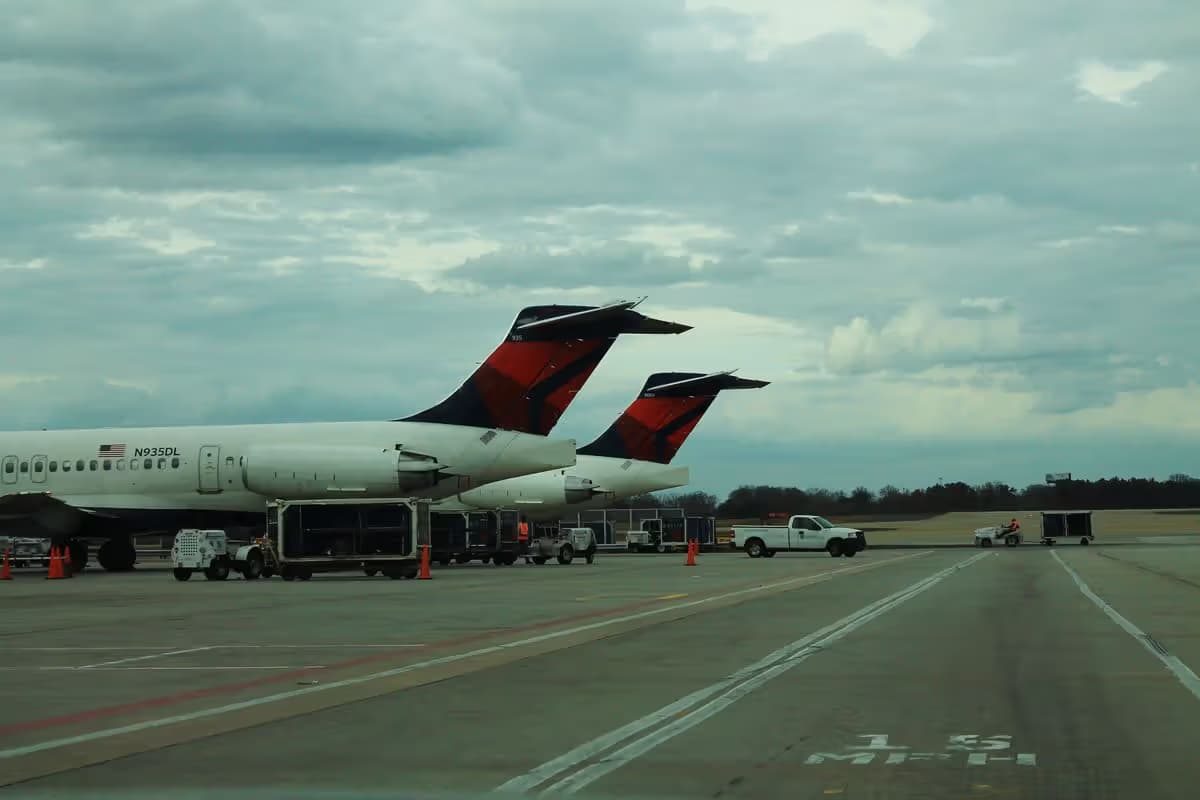 N935DL — Aircraft