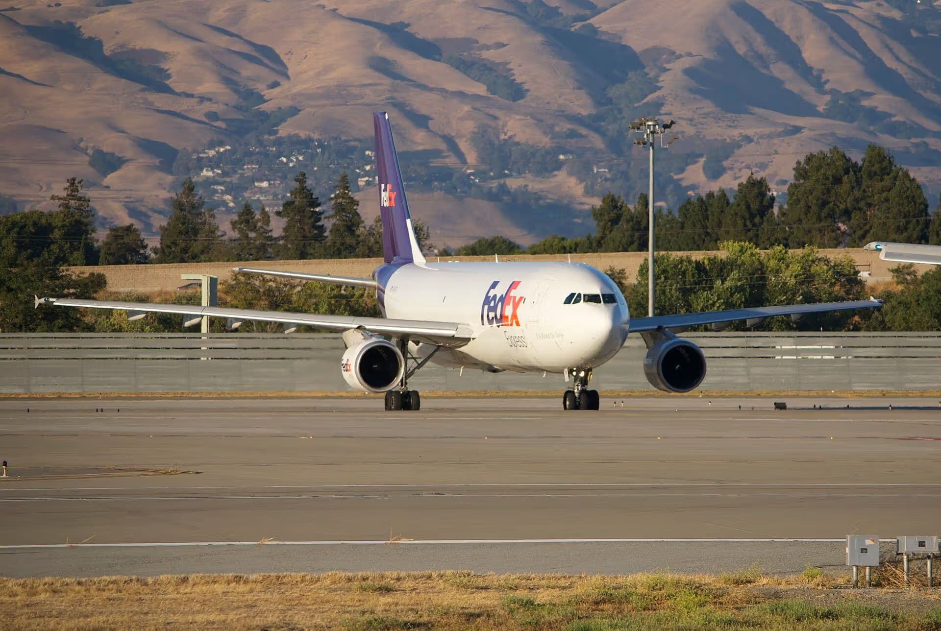 N719FD — Twin-engine aircraft
