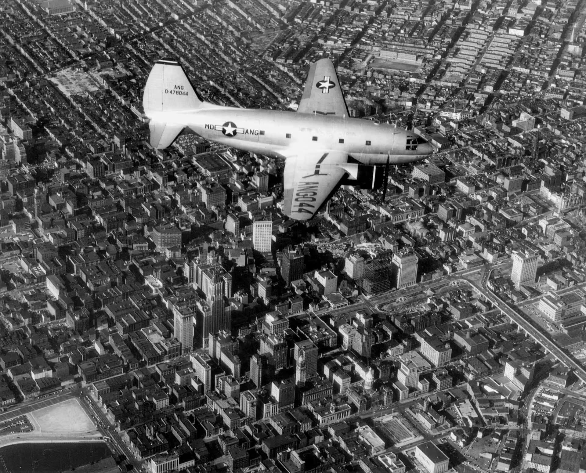 Unidentified — Twin-engine aircraft