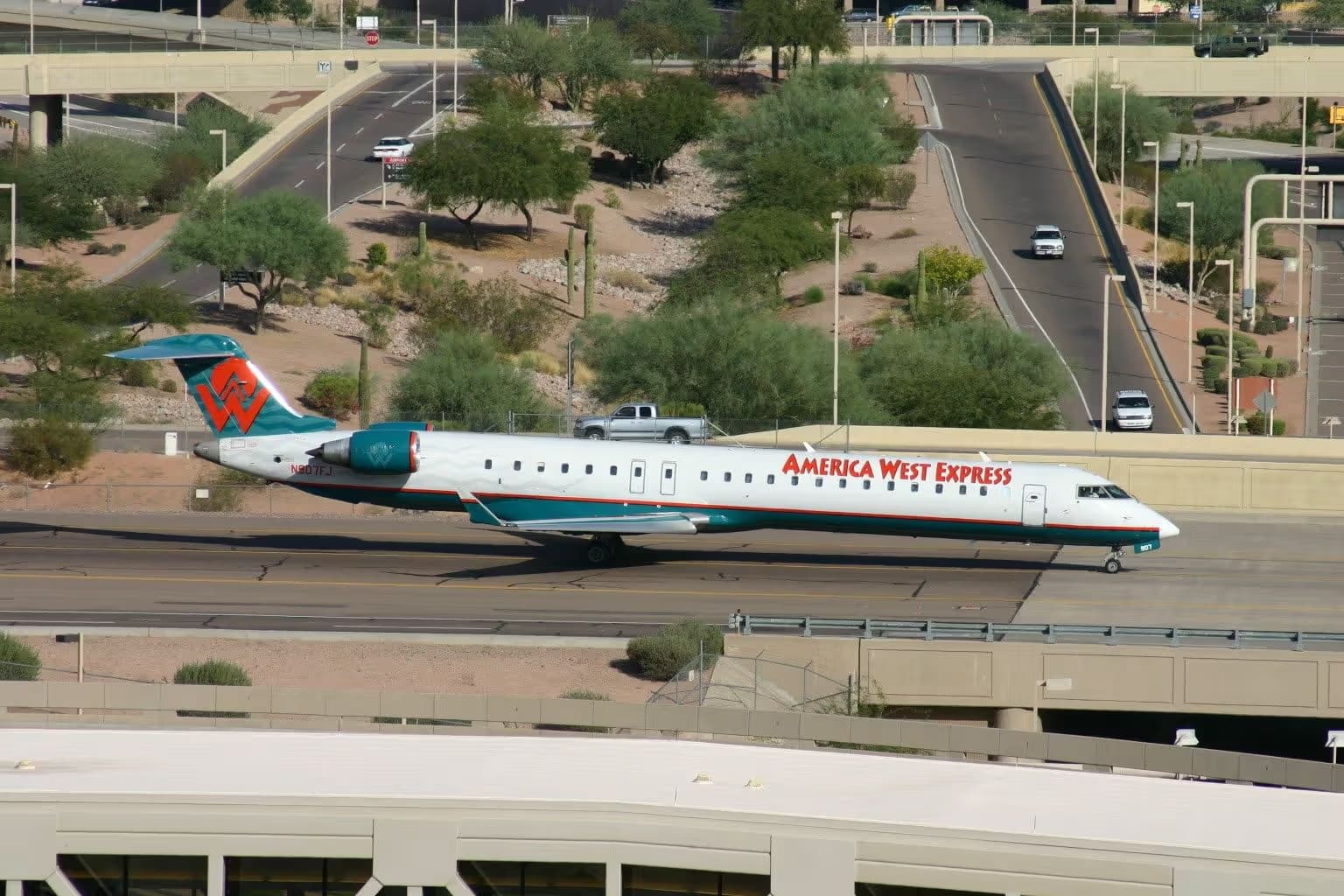 N907FJ — Bombardier
