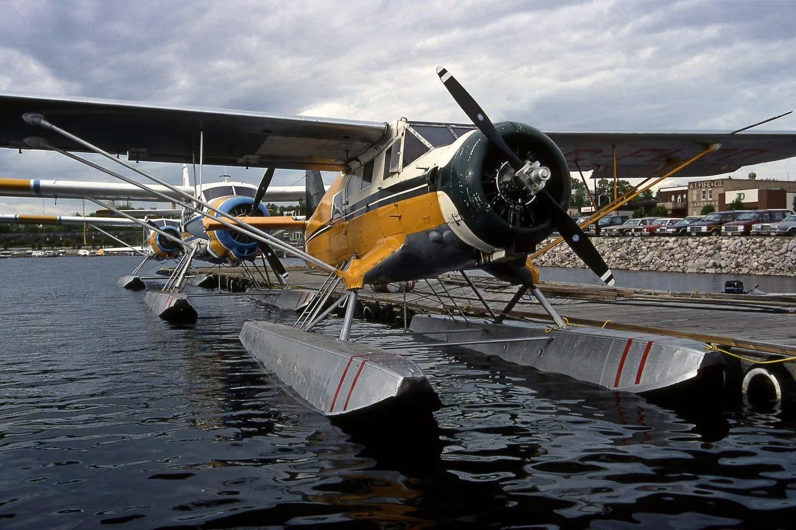 C-FLZO — De Havilland