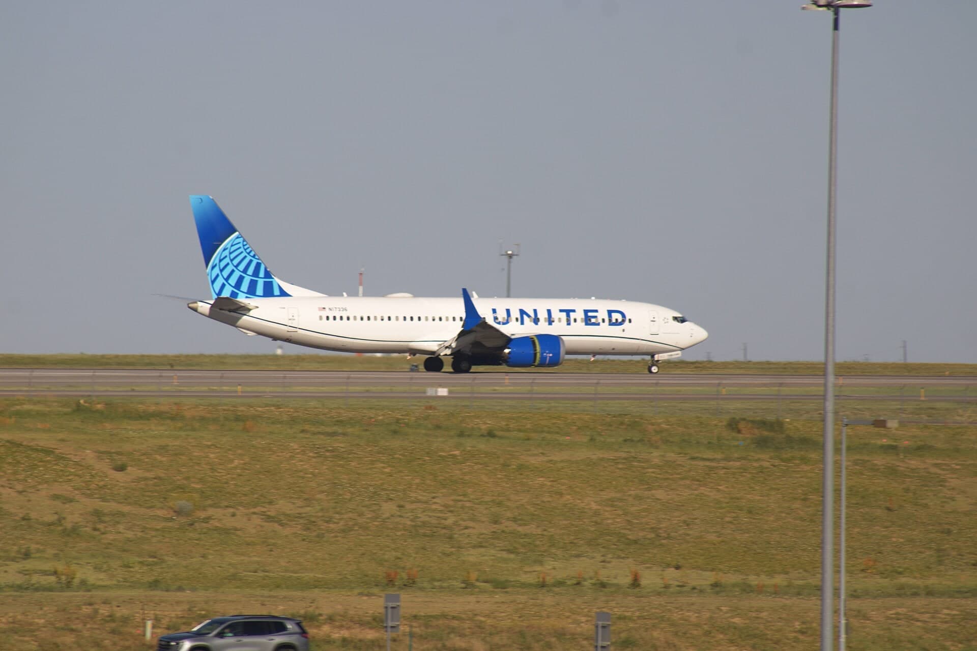 N17336 — Twin-engine aircraft