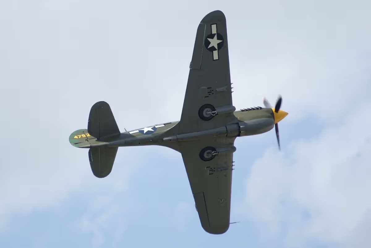 Unidentified — Single-engine aircraft