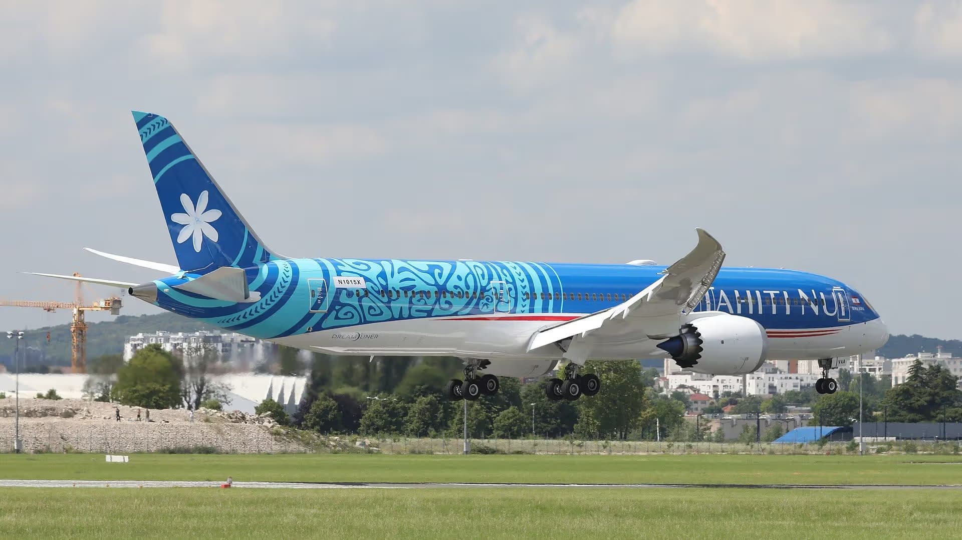 N1015X — Twin-engine aircraft