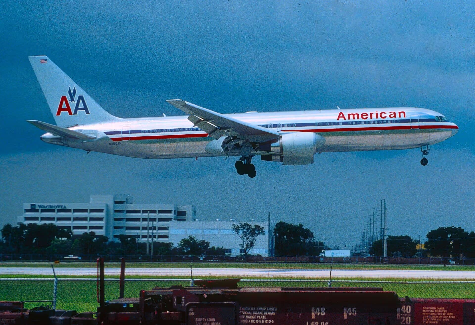N350AN — Twin-engine aircraft