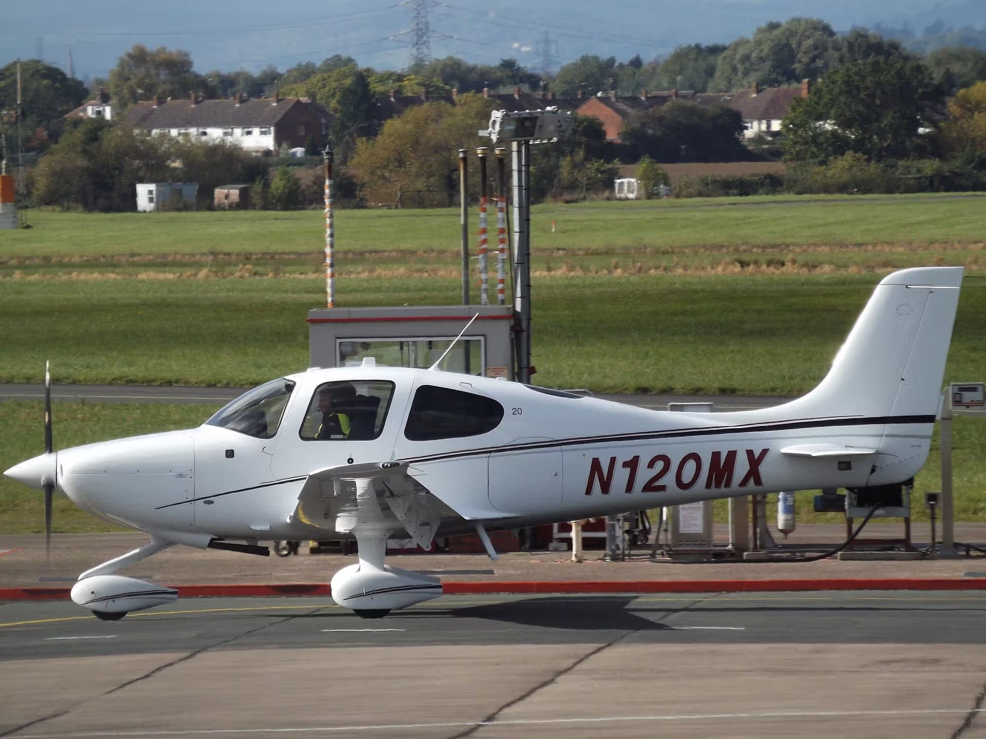 N120MX — Cirrus at Gloucestershire Airport