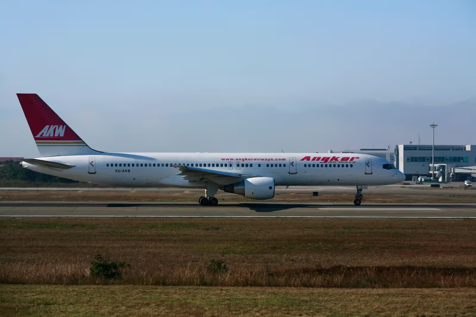 XU-AKB — Boeing