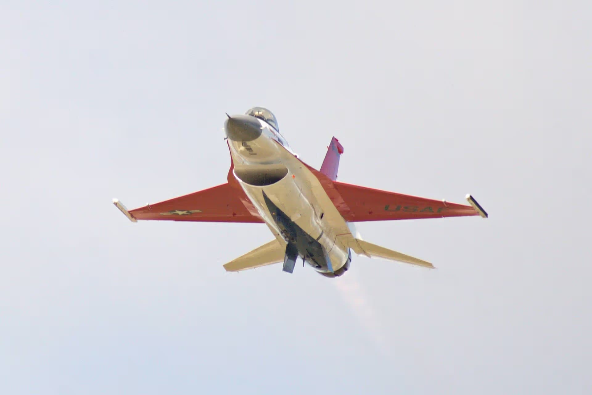 Unidentified — Single-engine aircraft