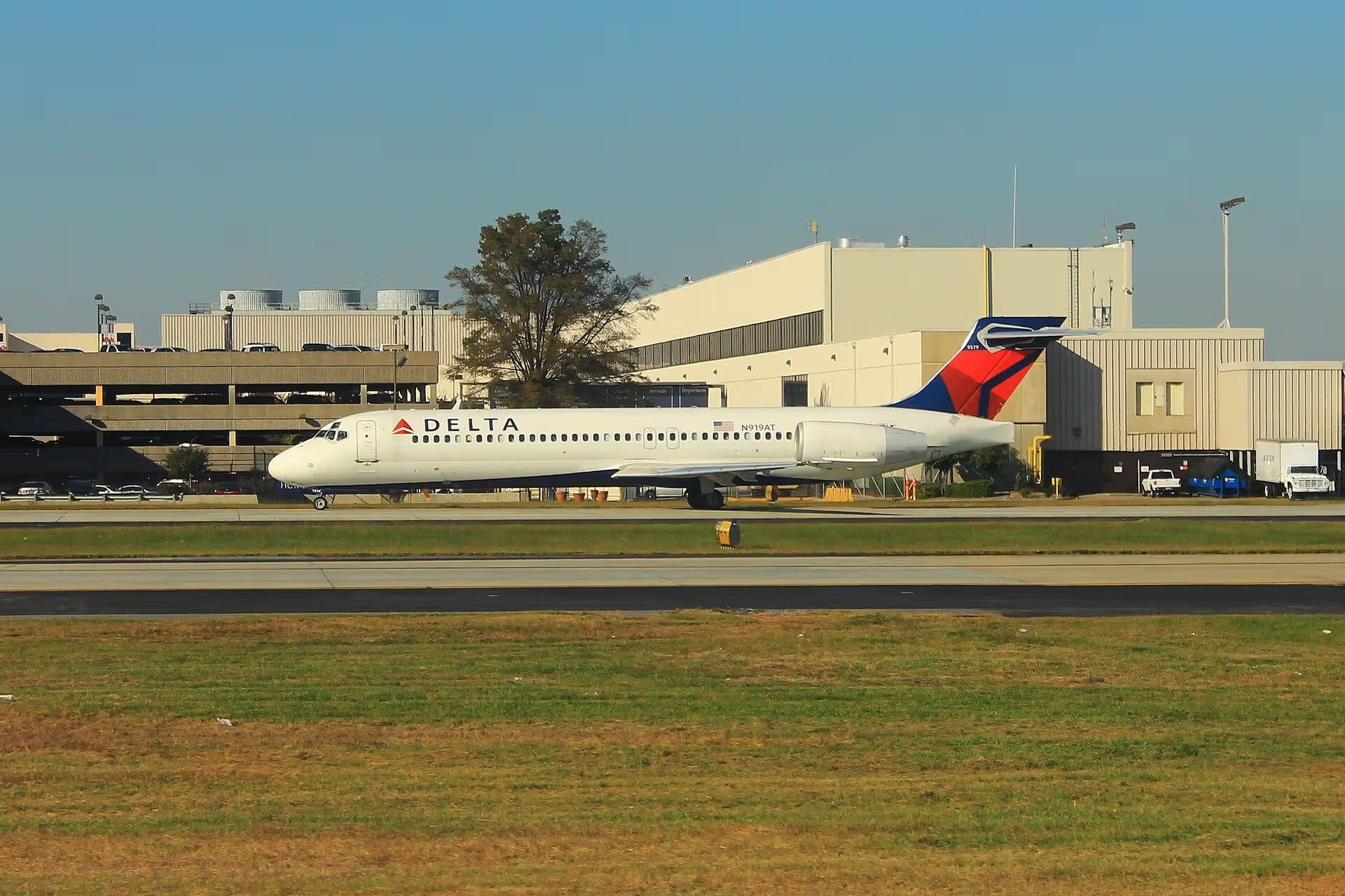 N919AT — Aircraft