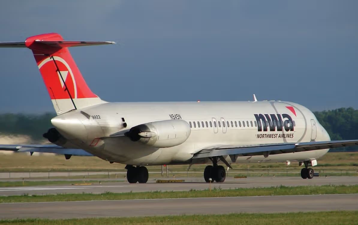 N945N — Douglas