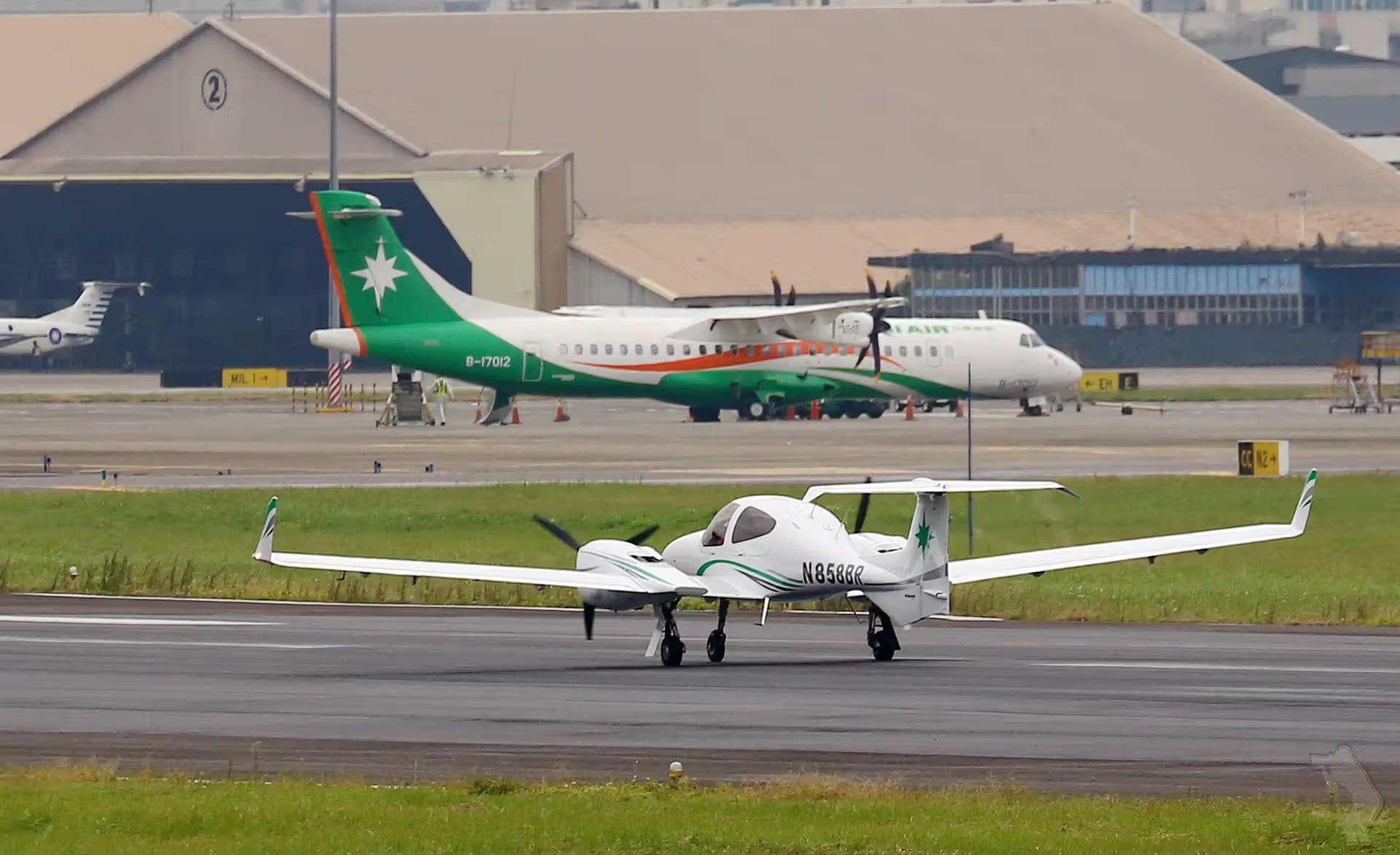 N858BR — Diamond