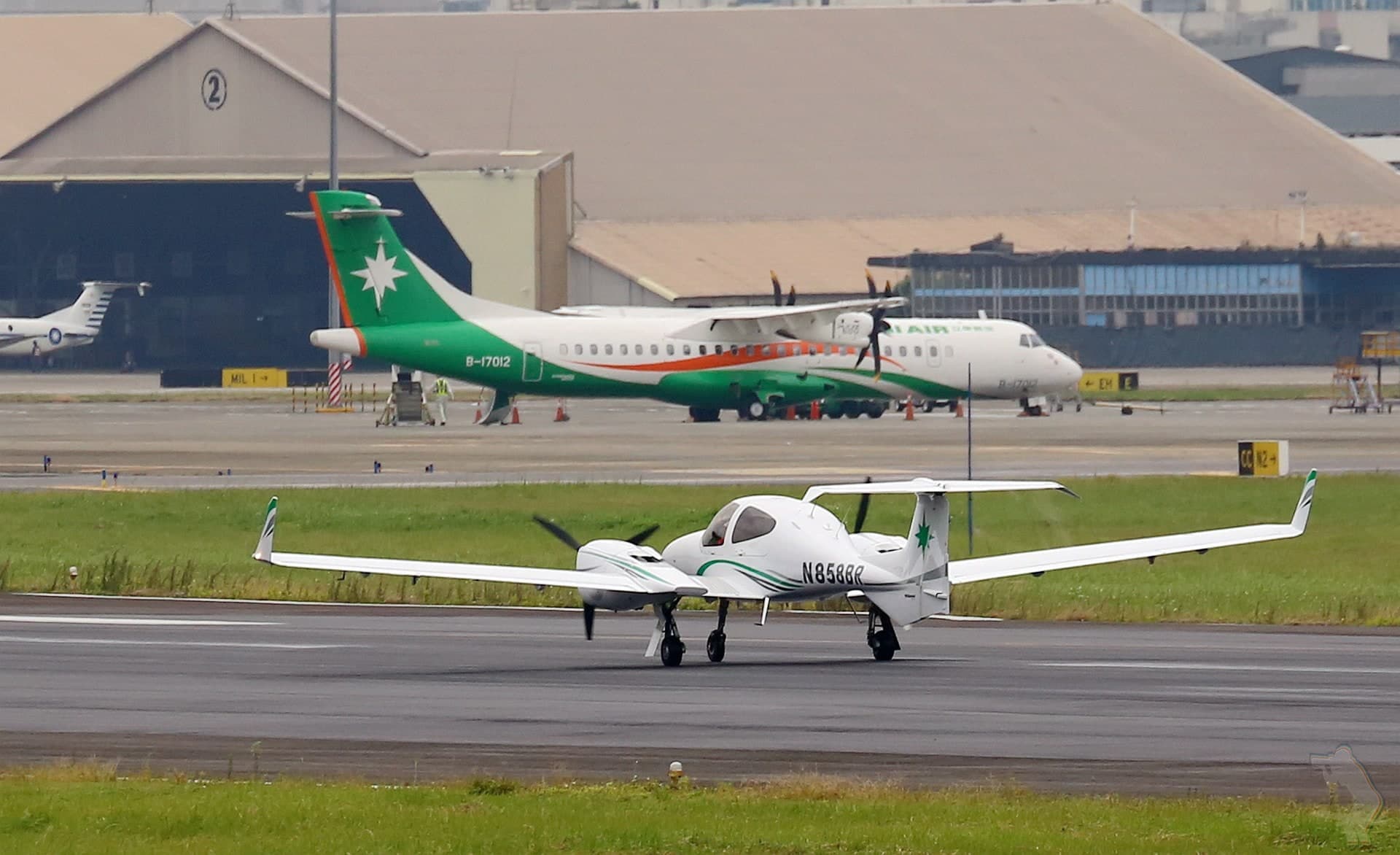 N858BR — Diamond