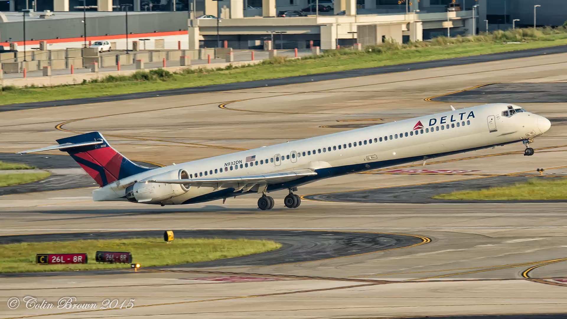 N932DN — Douglas