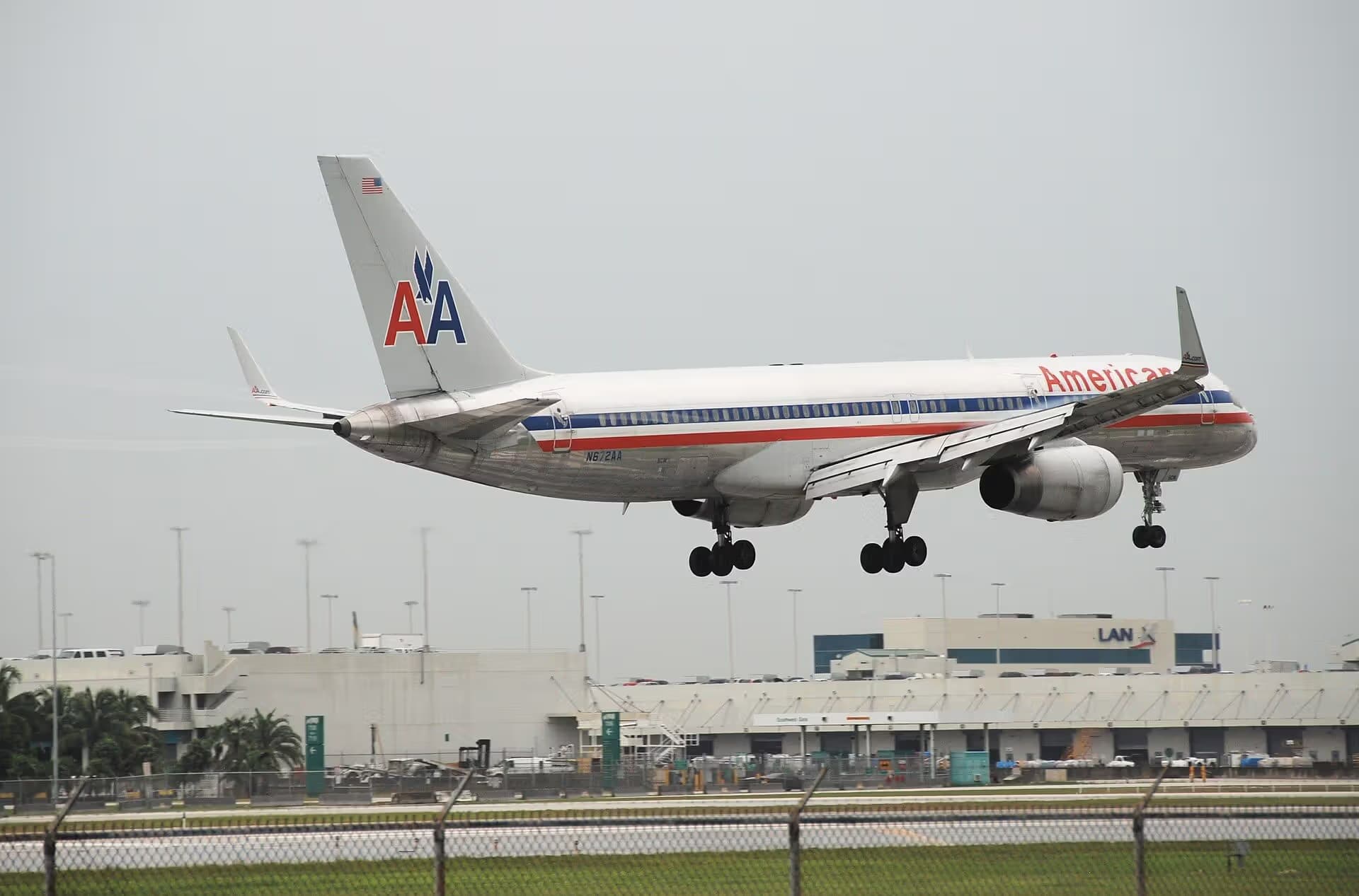 N672AA — Boeing
